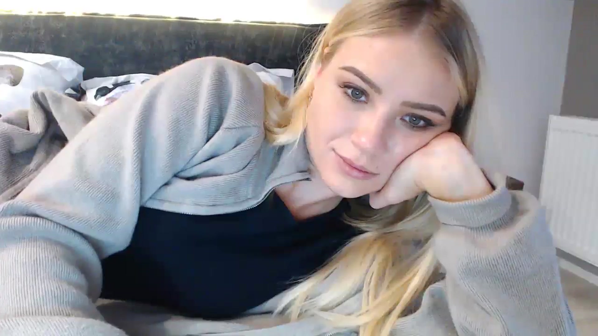 Gallery image thumbnail from bridetobe's myfreecams stream on, 01/20/2024, 06:23 image 18 of 20