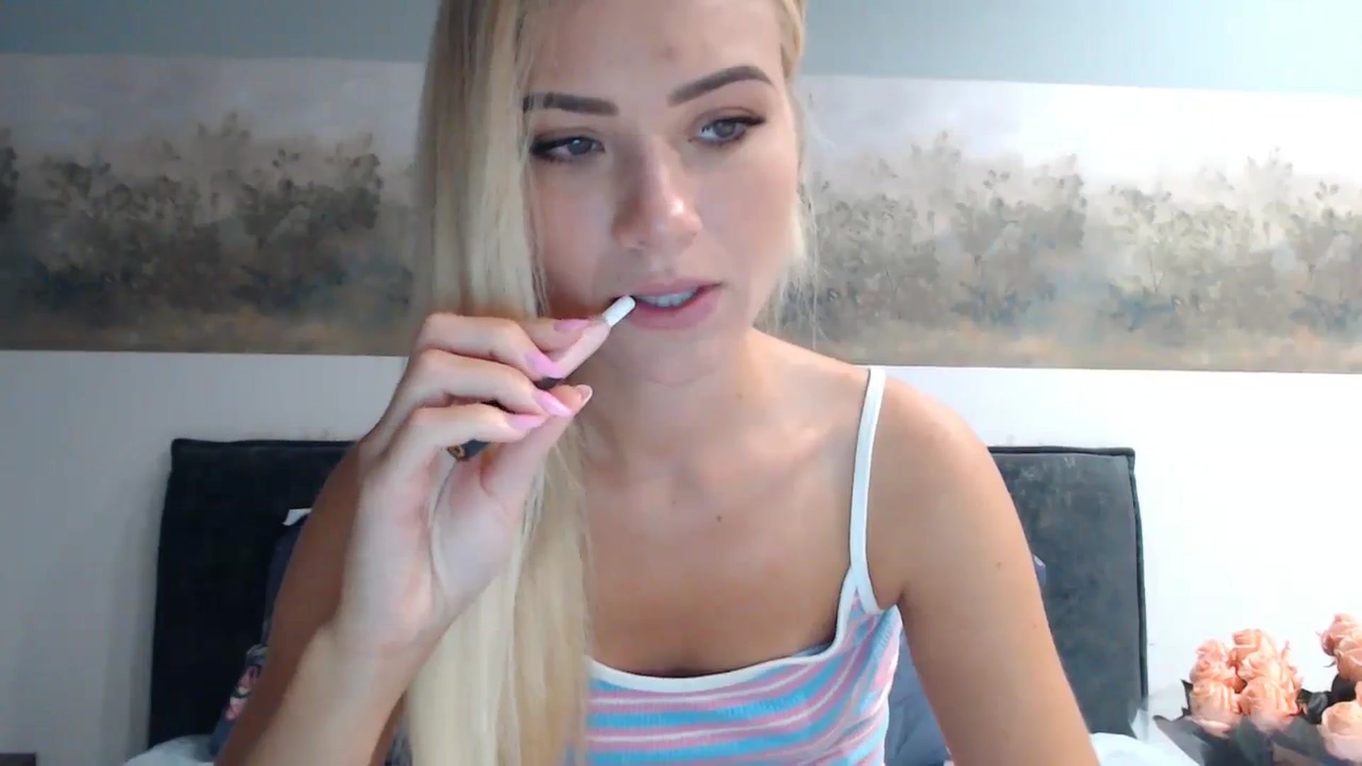 Gallery image thumbnail from bridetobe's myfreecams stream on, 02/13/2024, 04:17 image 18 of 20