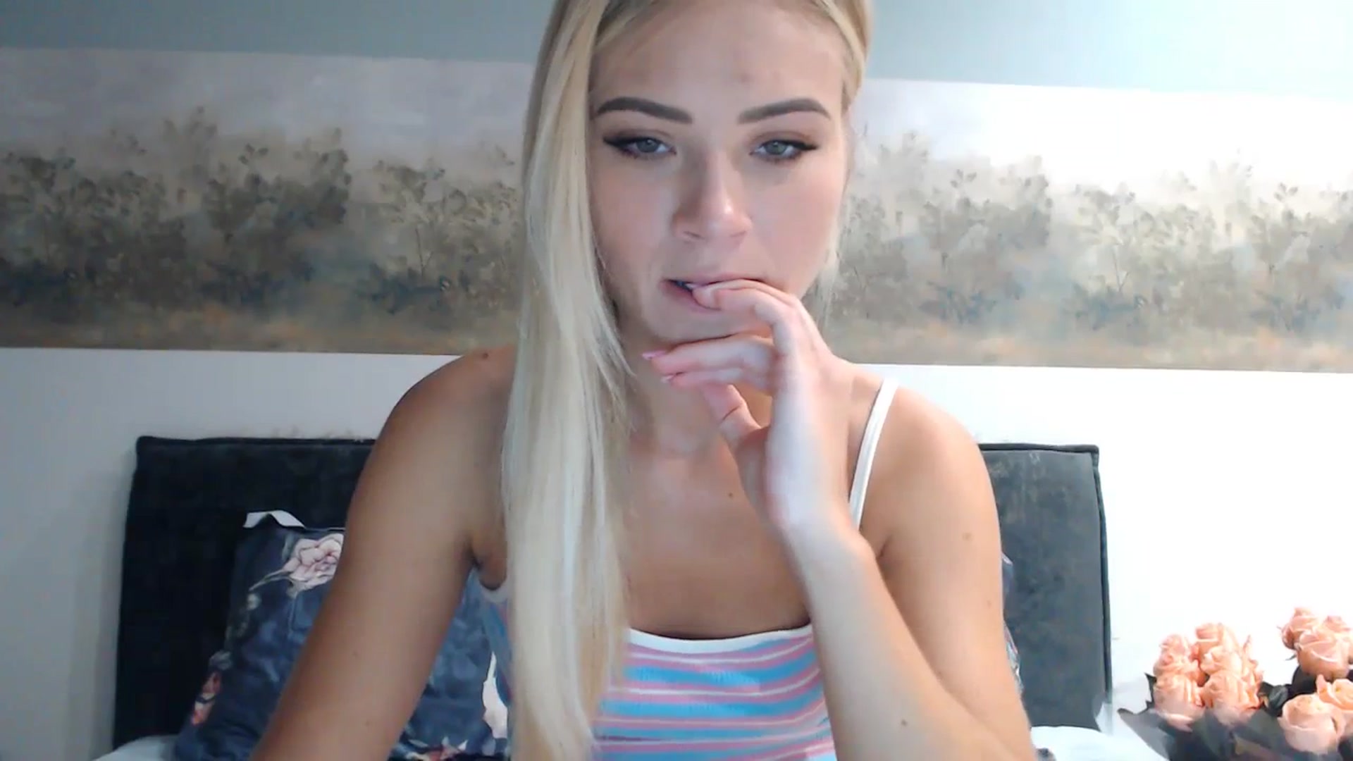 Gallery image thumbnail from bridetobe's myfreecams stream on, 02/13/2024, 04:17 image 10 of 20
