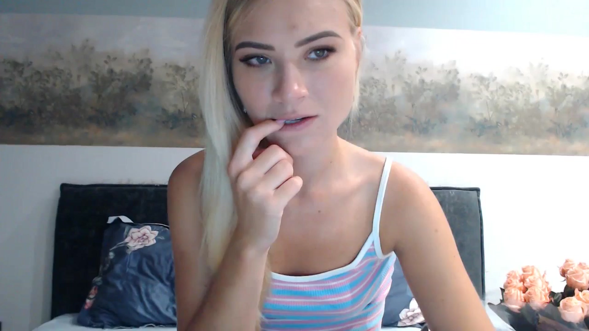 Gallery image thumbnail from bridetobe's myfreecams stream on, 02/13/2024, 04:17 image 7 of 20