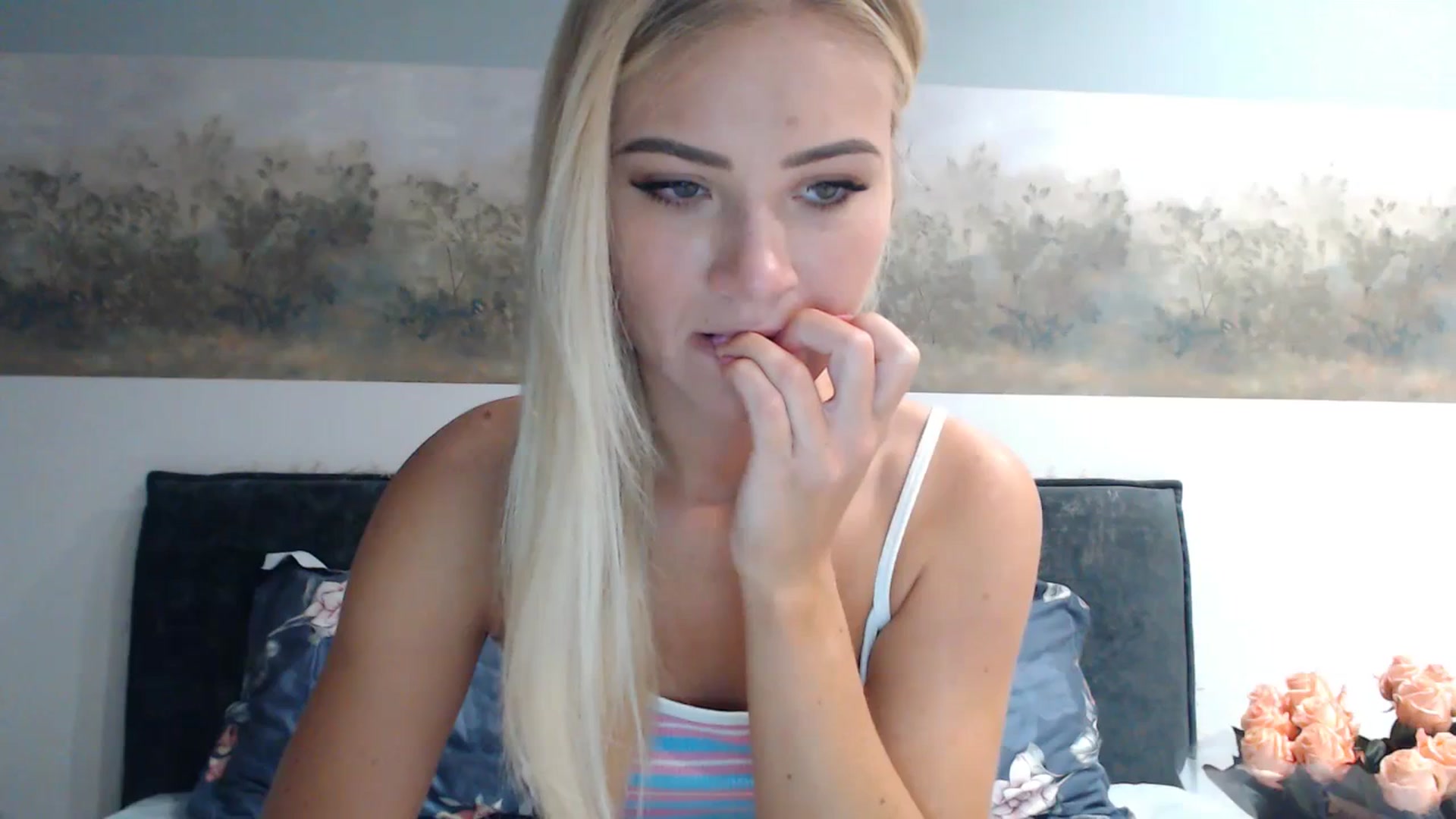 Gallery image thumbnail from bridetobe's myfreecams stream on, 02/13/2024, 04:17 image 12 of 20