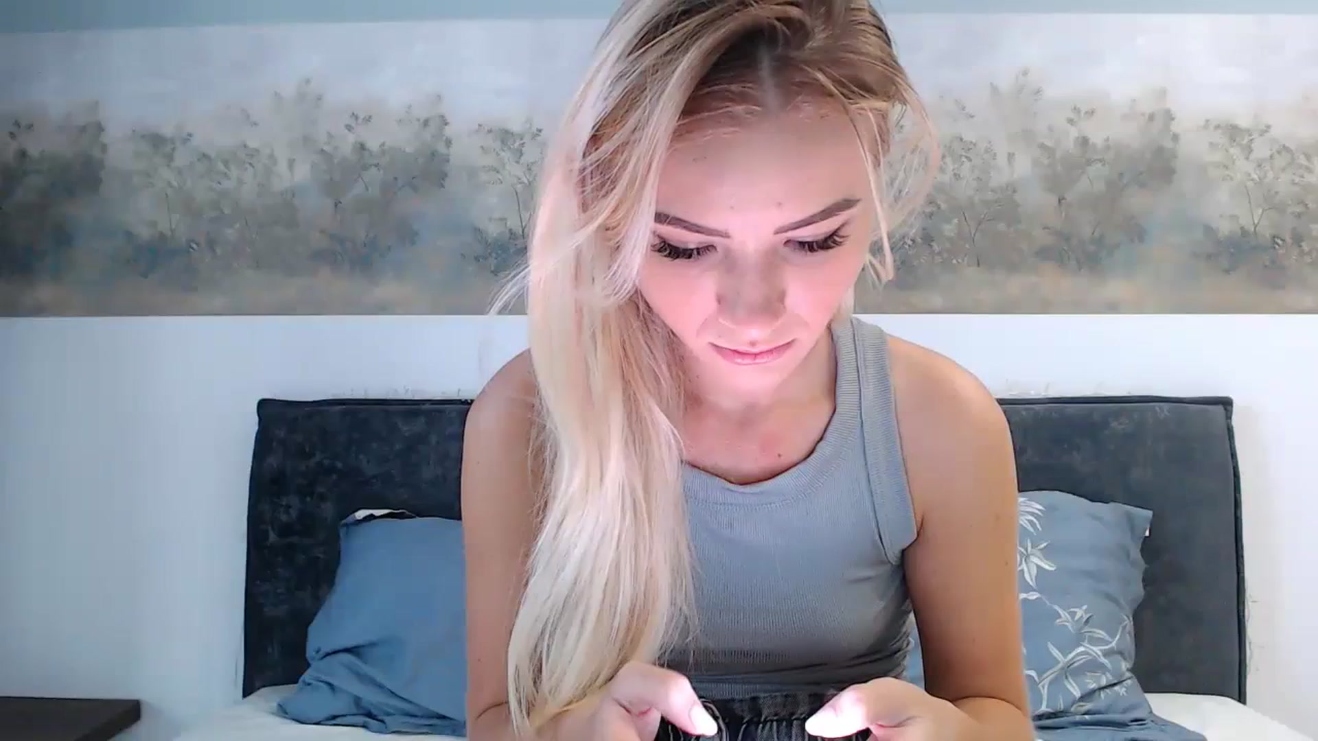 Gallery image thumbnail from bridetobe's myfreecams stream on, 02/25/2024, 05:19 image 6 of 20