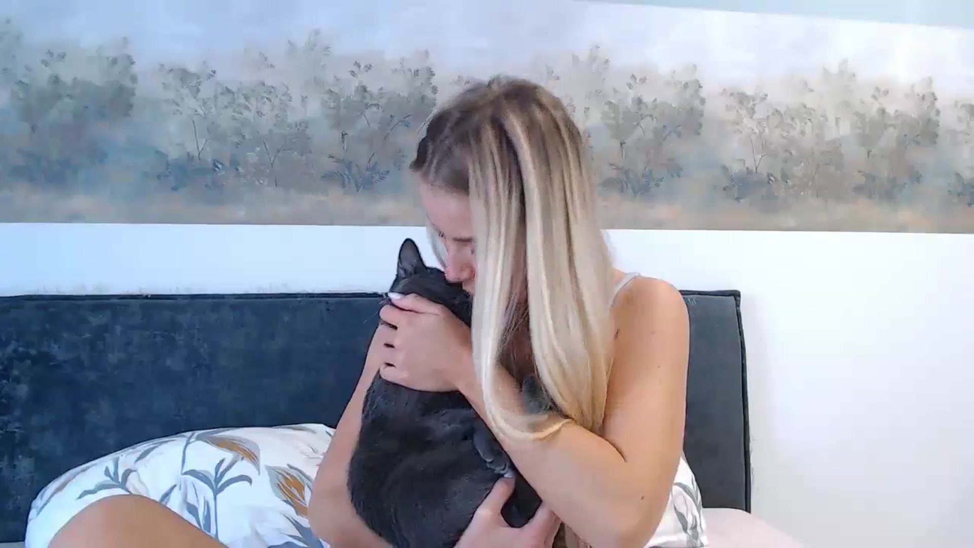 Gallery image thumbnail from bridetobe's myfreecams stream on, 03/05/2024, 06:11 image 15 of 20