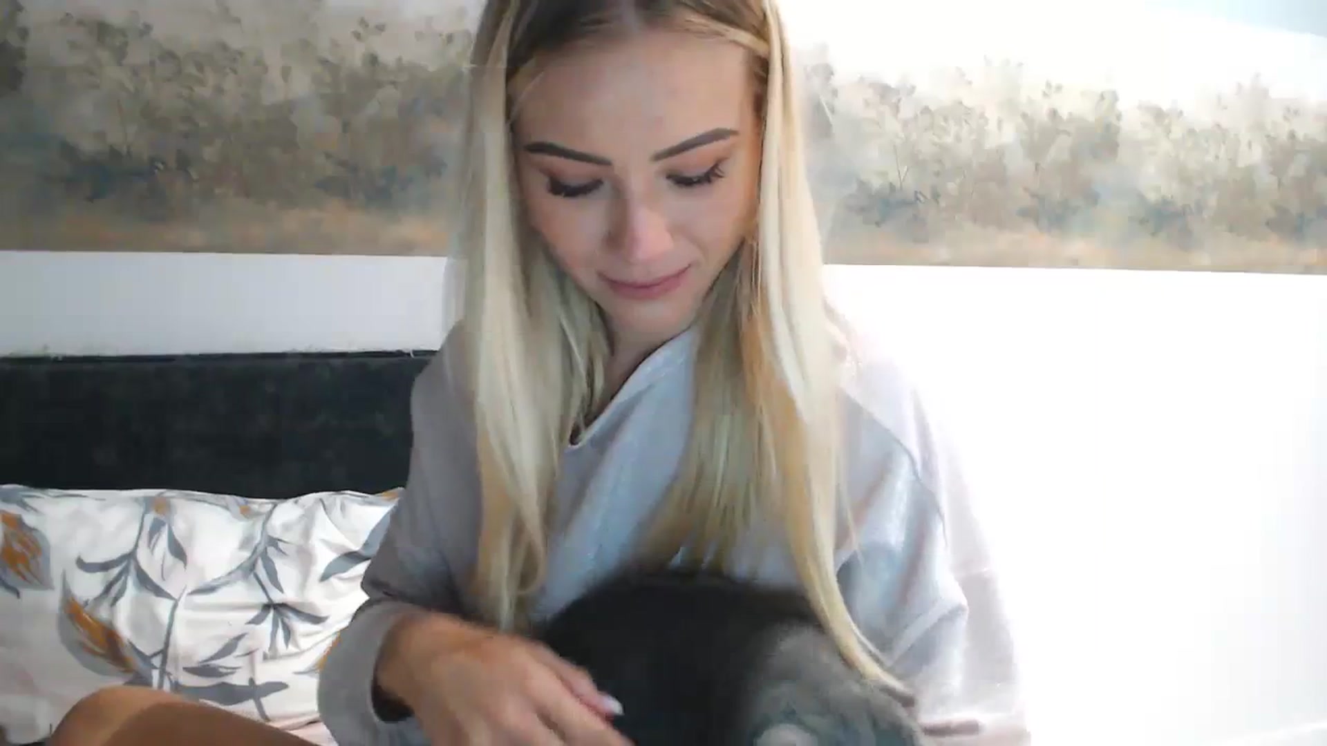 Gallery image thumbnail from bridetobe's myfreecams stream on, 03/06/2024, 02:48 image 17 of 20