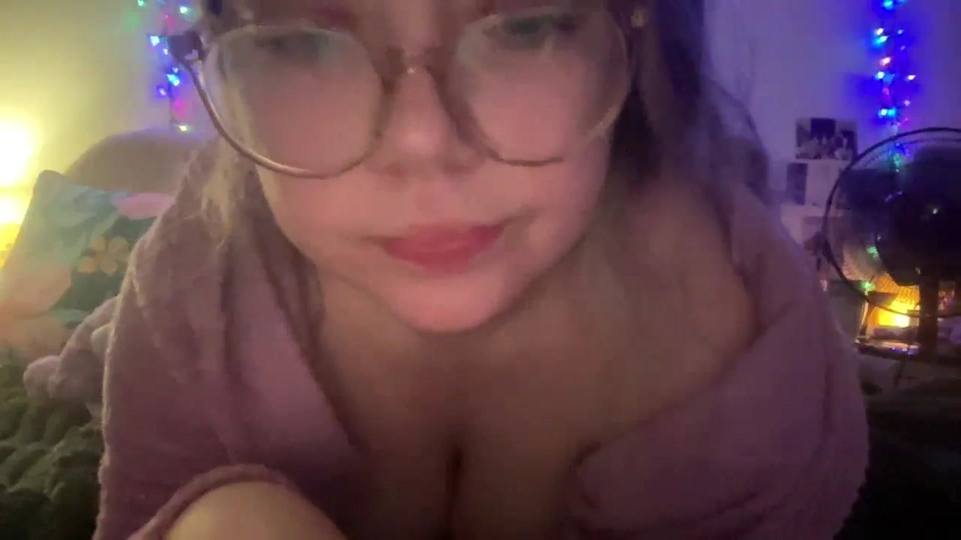 Gallery image thumbnail from brooklynivyxo's myfreecams stream on, 05/18/2025, 10:22 image 14 of 20