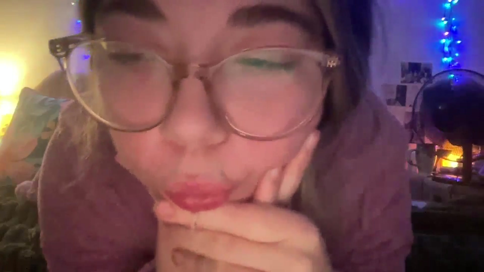Gallery image thumbnail from brooklynivyxo's myfreecams stream on, 05/18/2025, 10:22 image 12 of 20