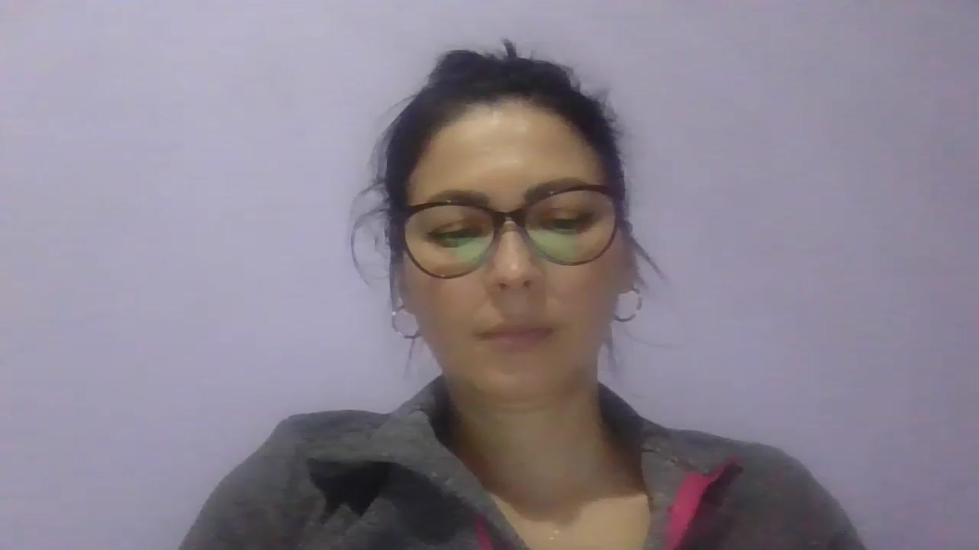 Gallery image thumbnail from brunette_glam's myfreecams stream on, 01/20/2023, 16:38 image 17 of 20