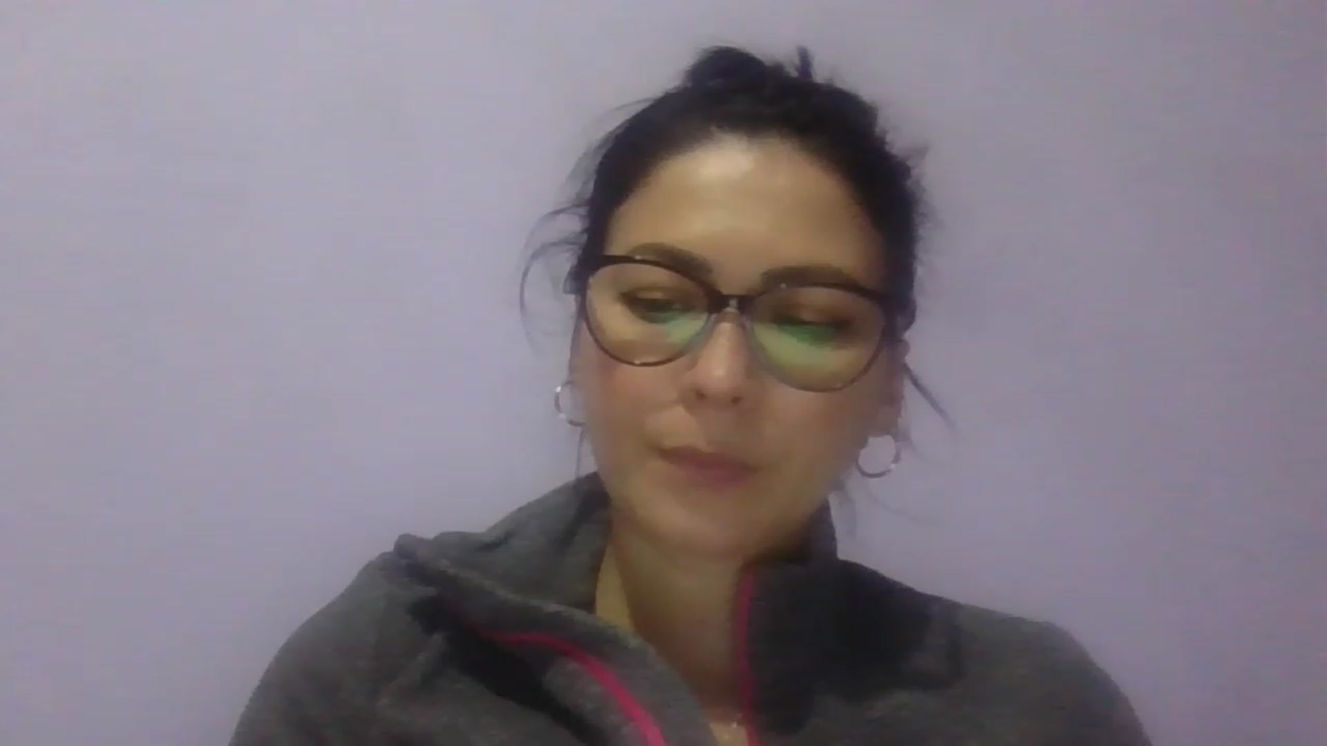 Gallery image thumbnail from brunette_glam's myfreecams stream on, 01/20/2023, 16:38 image 6 of 20