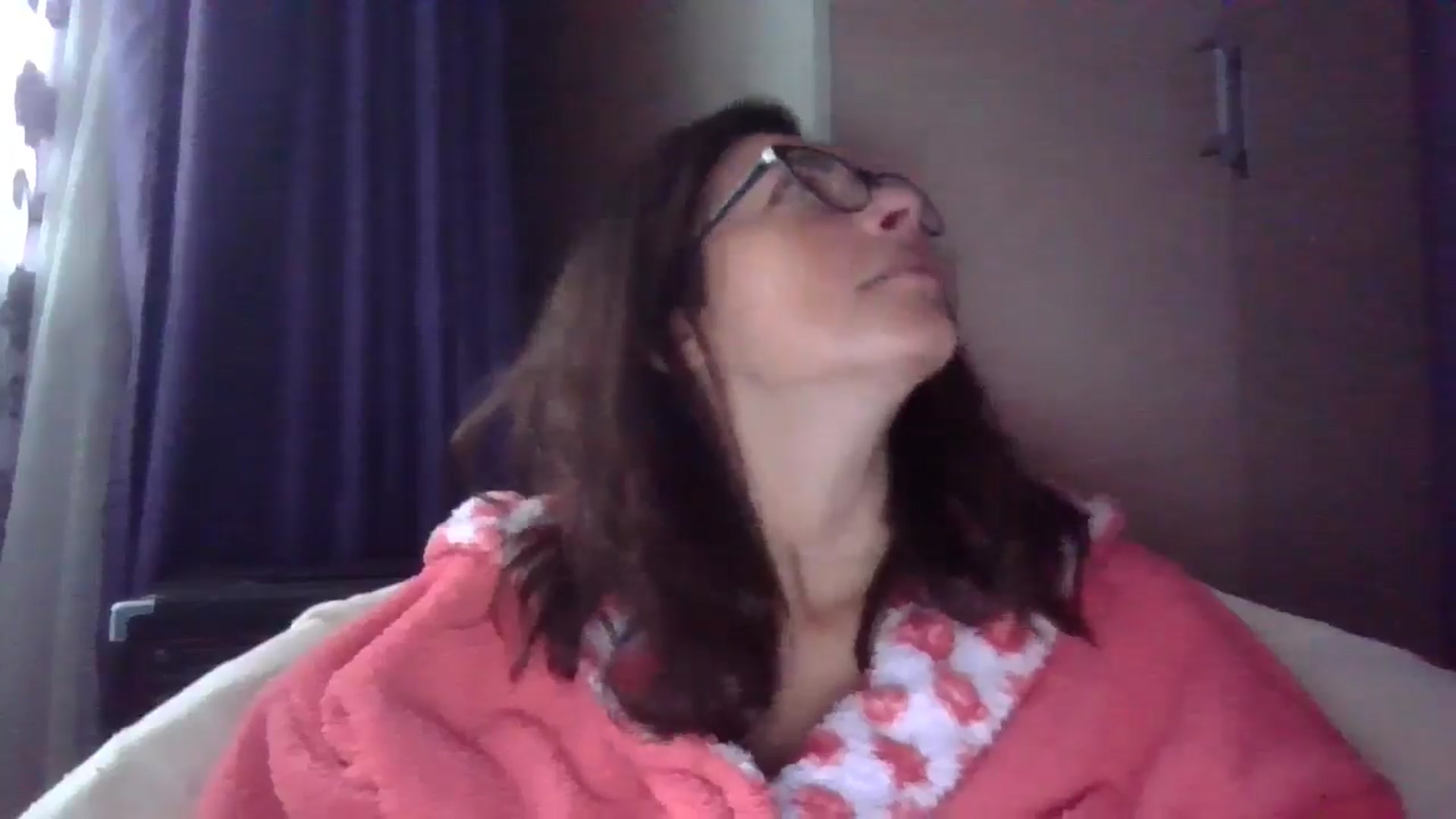 Gallery image thumbnail from brunette_glam's myfreecams stream on, 10/11/2024, 13:57 image 14 of 20