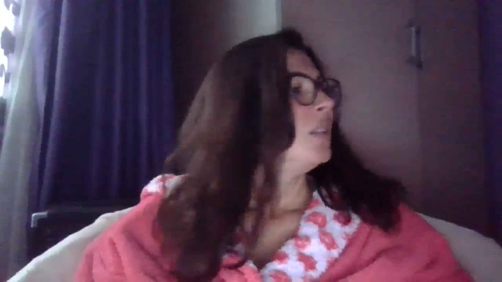 Gallery image thumbnail from brunette_glam's myfreecams stream on, 10/11/2024, 13:57 image 7 of 20