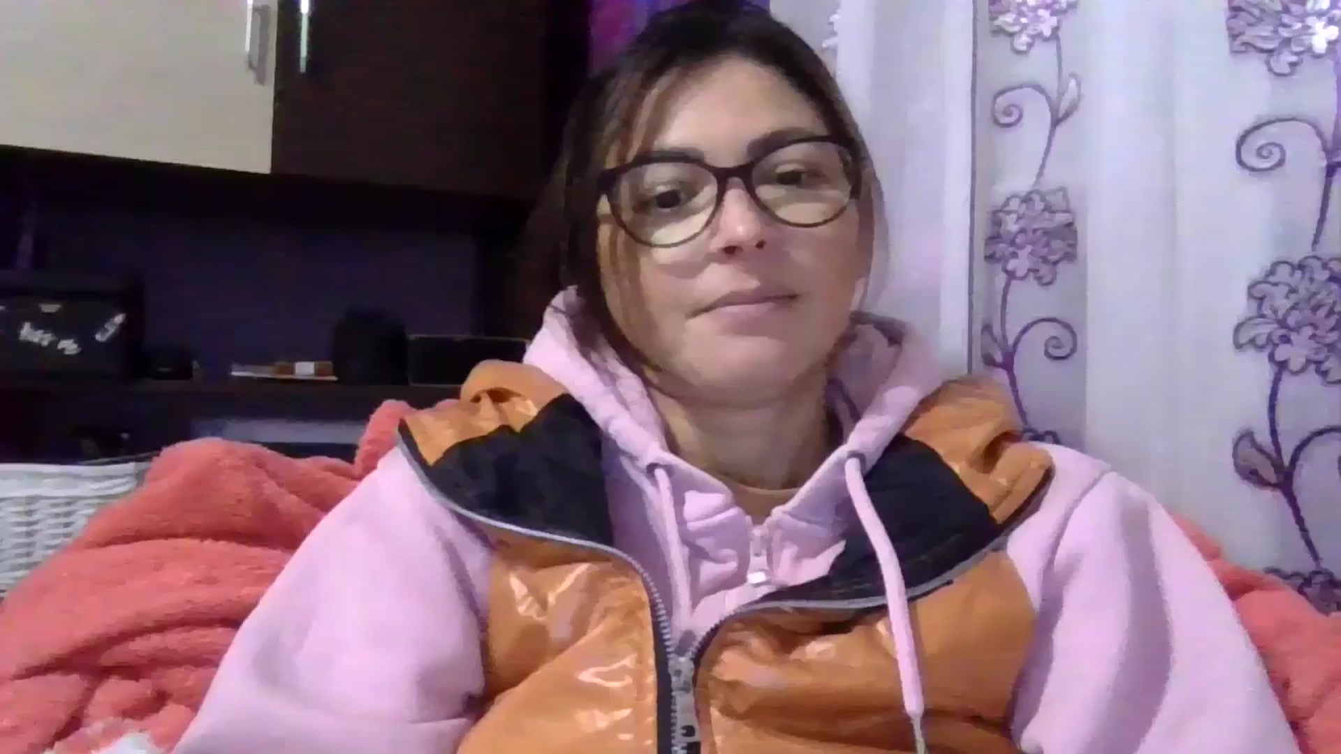 Gallery image thumbnail from brunette_glam's myfreecams stream on, 10/27/2024, 17:51 image 10 of 20