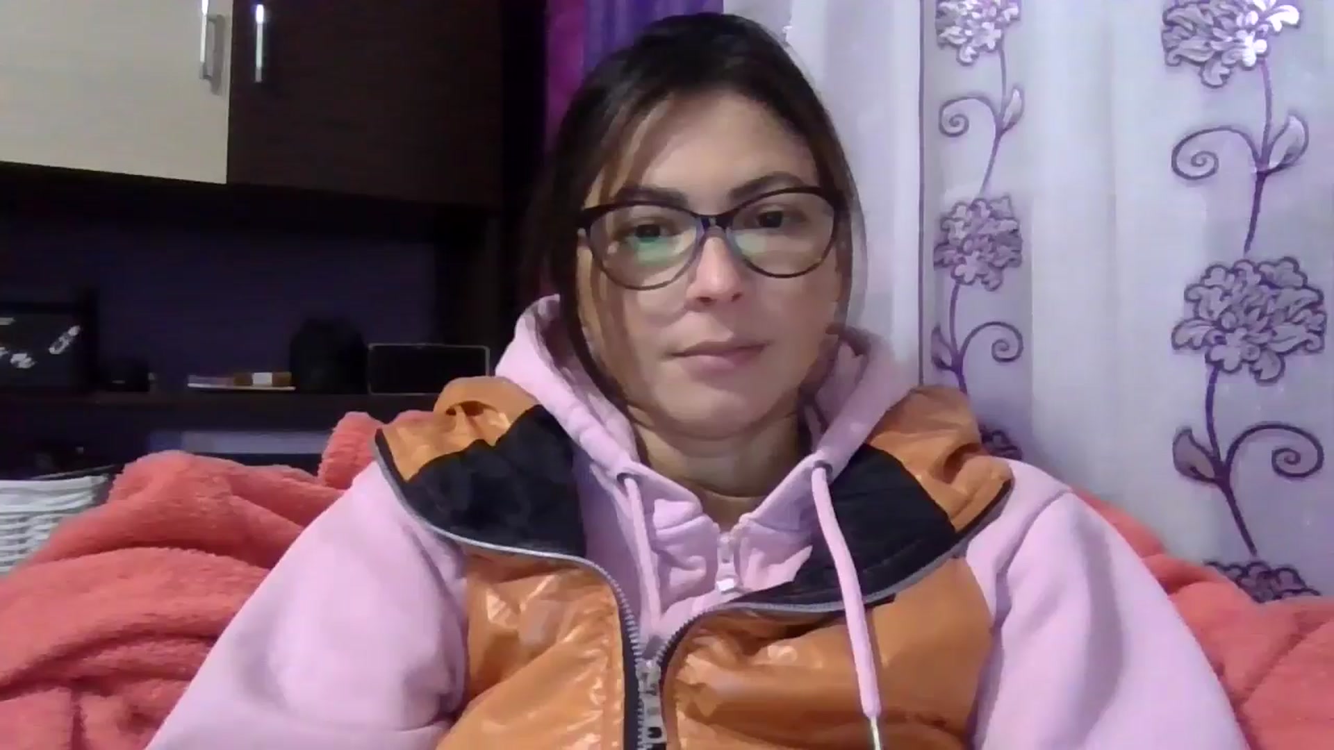 Gallery image thumbnail from brunette_glam's myfreecams stream on, 10/27/2024, 17:51 image 5 of 20