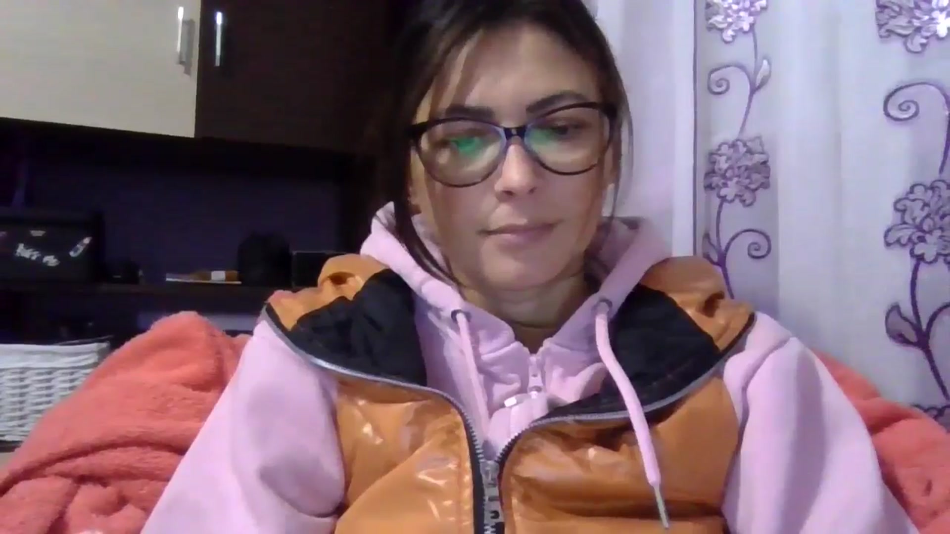 Gallery image thumbnail from brunette_glam's myfreecams stream on, 10/27/2024, 17:51 image 16 of 20