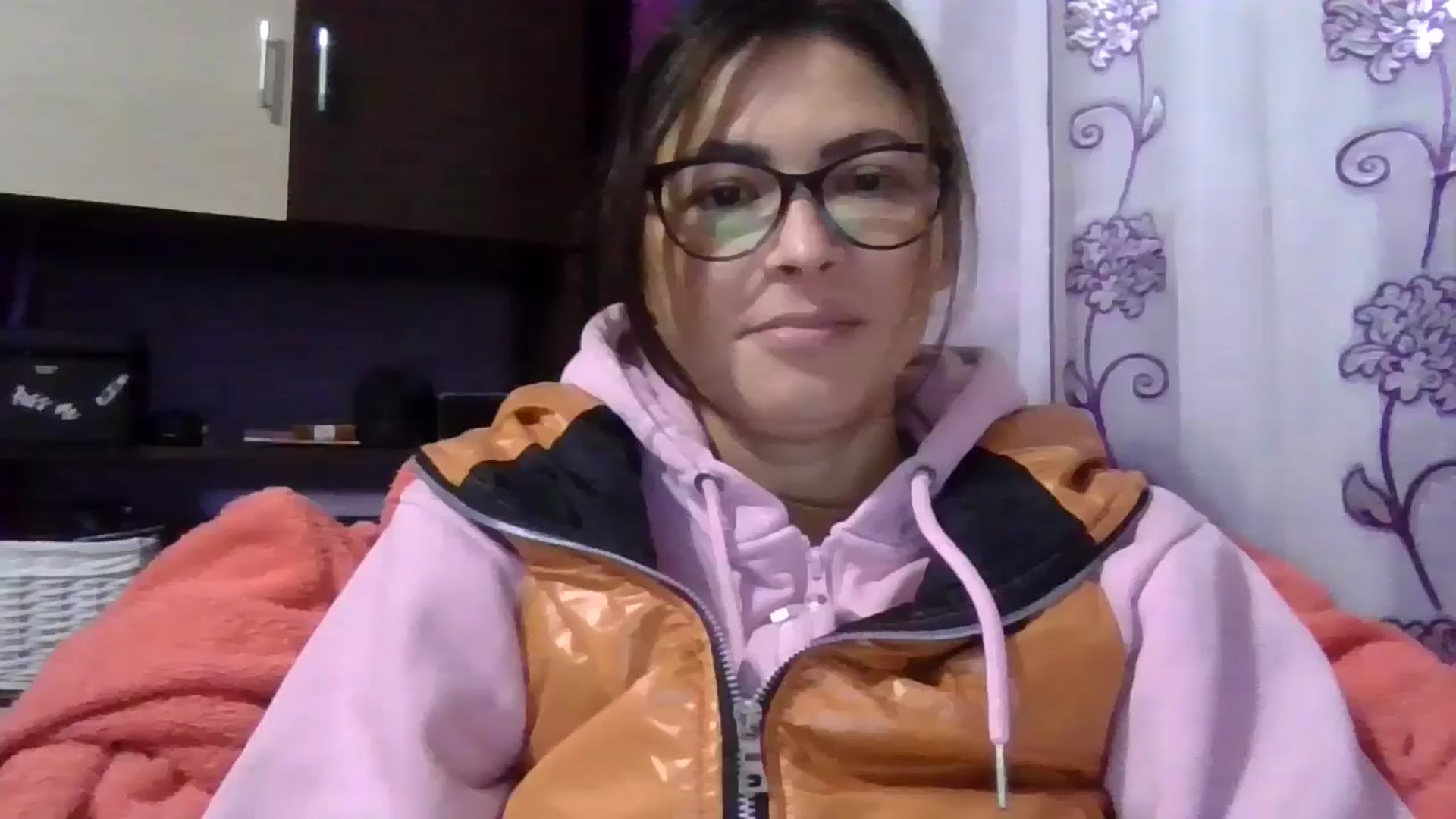 Gallery image thumbnail from brunette_glam's myfreecams stream on, 10/27/2024, 17:51 image 17 of 20