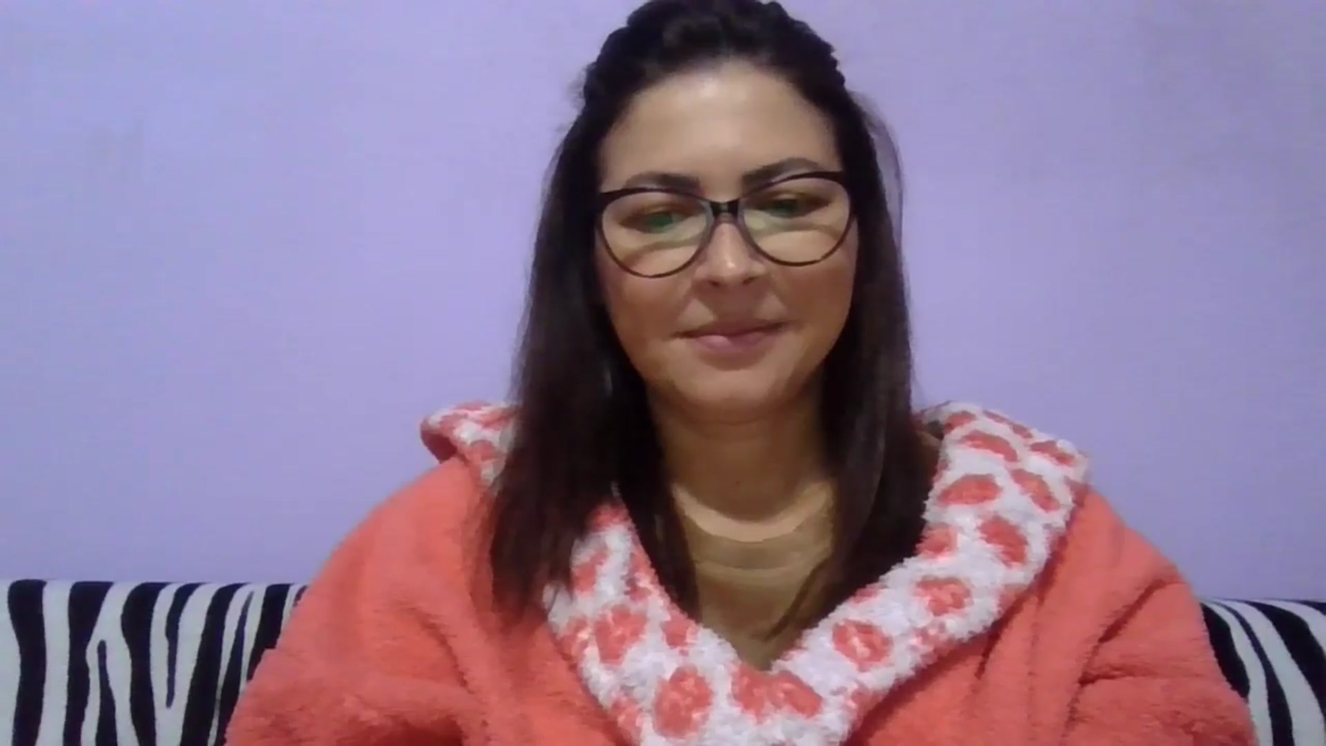 Gallery image thumbnail from brunette_glam's myfreecams stream on, 10/31/2024, 20:21 image 17 of 20