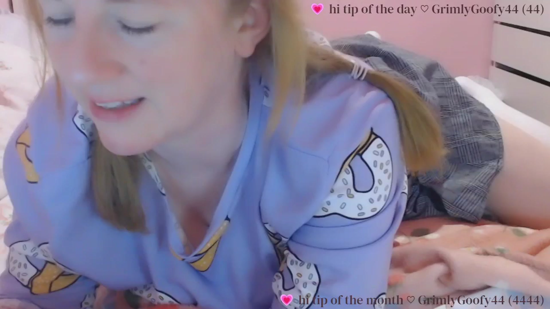Gallery image thumbnail from bubblegumbun's myfreecams stream on, 03/25/2025, 24:05 image 4 of 20