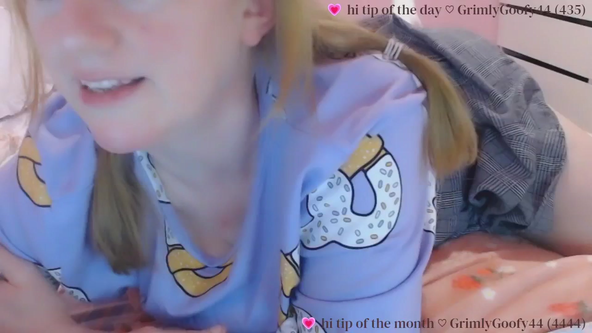 Gallery image thumbnail from bubblegumbun's myfreecams stream on, 03/25/2025, 24:05 image 8 of 20
