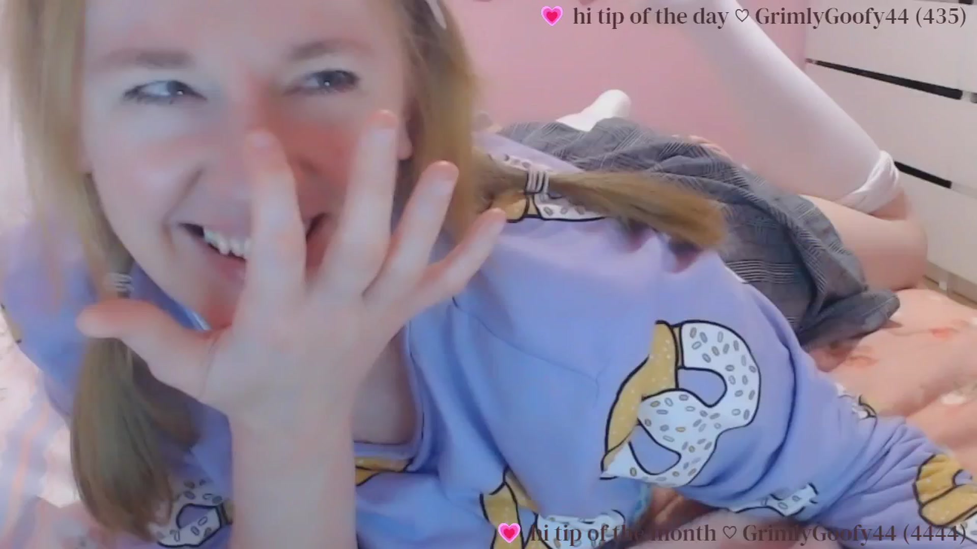 Gallery image thumbnail from bubblegumbun's myfreecams stream on, 03/25/2025, 24:05 image 9 of 20