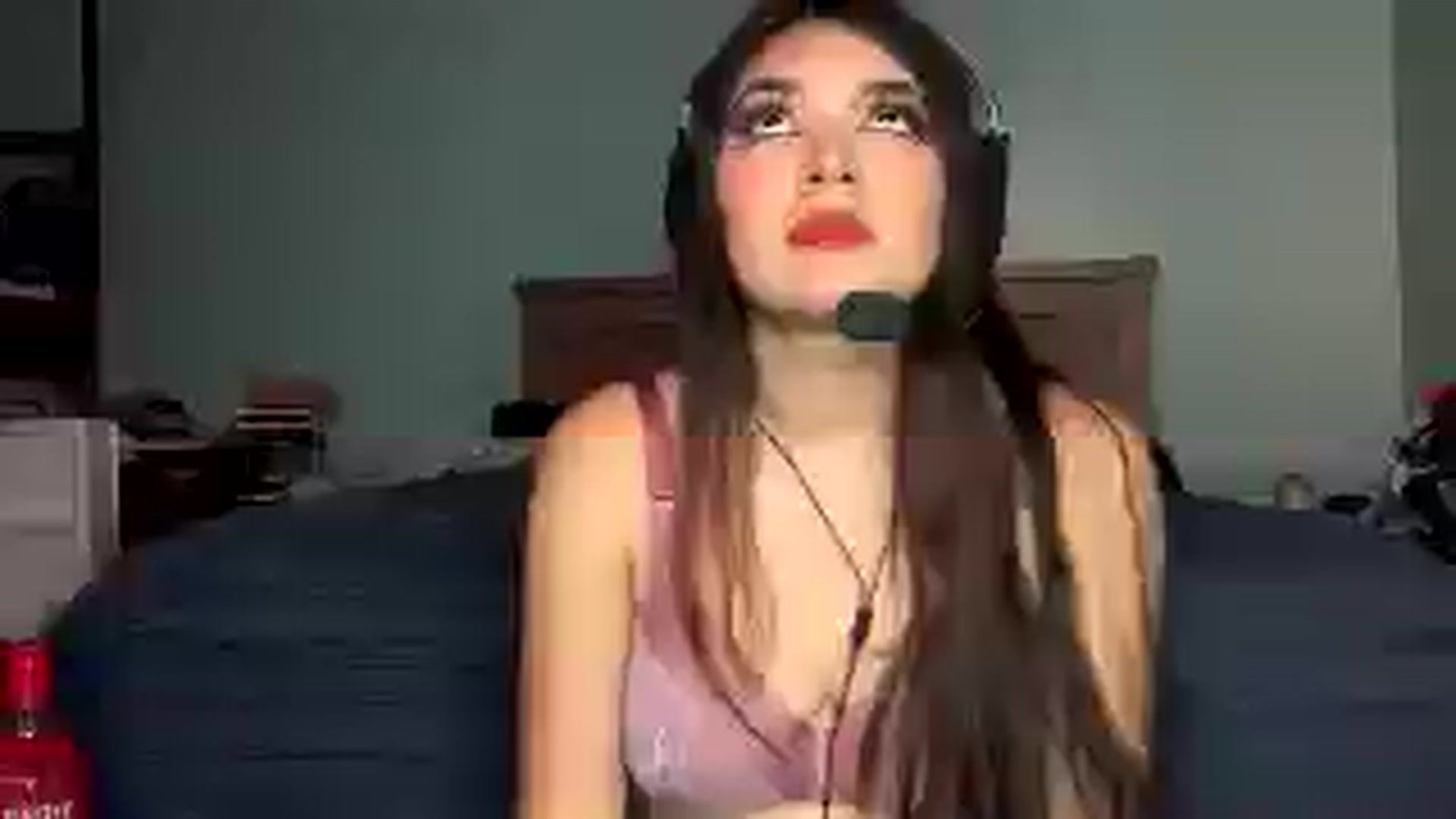 Gallery image thumbnail from bunny1588's myfreecams stream on, 01/01/2026, 14:07 image 9 of 20