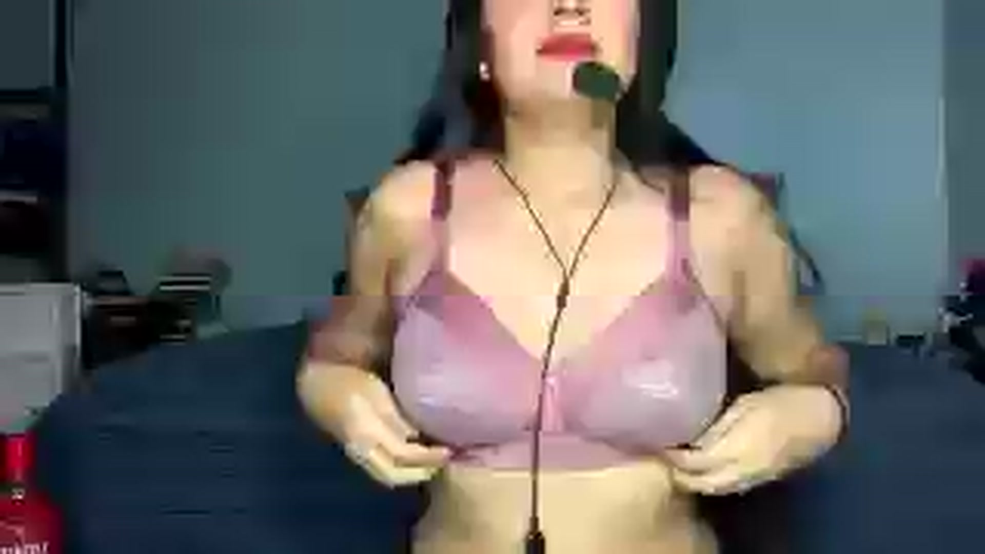 Gallery image thumbnail from bunny1588's myfreecams stream on, 01/01/2026, 14:07 image 3 of 20