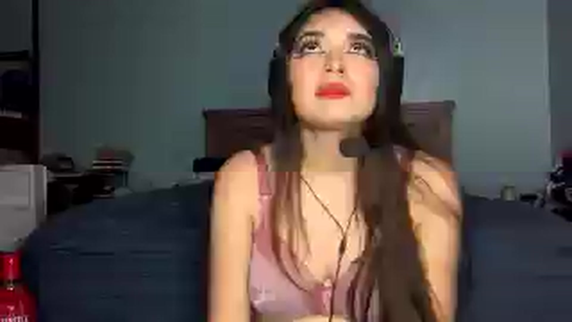 Gallery image thumbnail from bunny1588's myfreecams stream on, 01/01/2026, 14:07 image 7 of 20