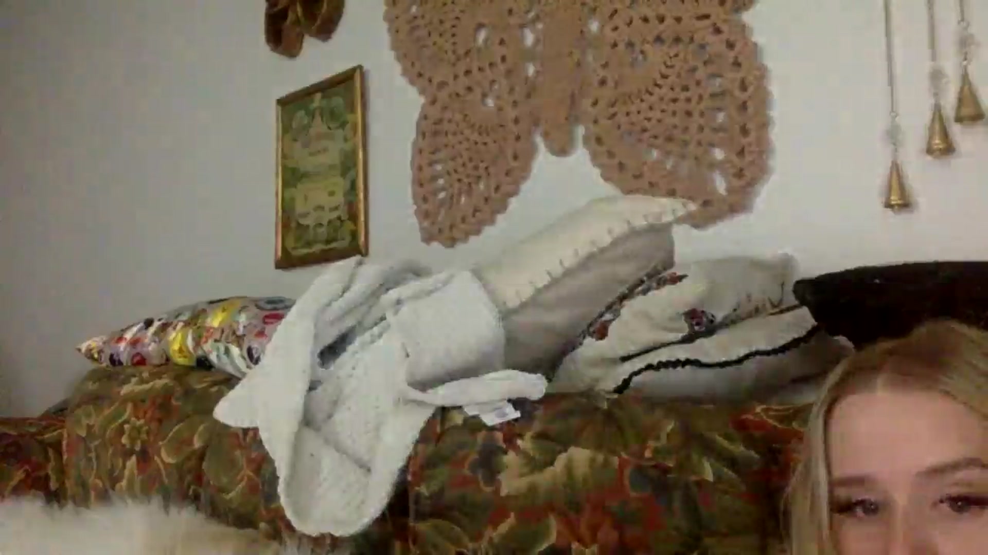 Gallery image thumbnail from bunnygirl's myfreecams stream on, 12/04/2025, 22:08 image 9 of 20