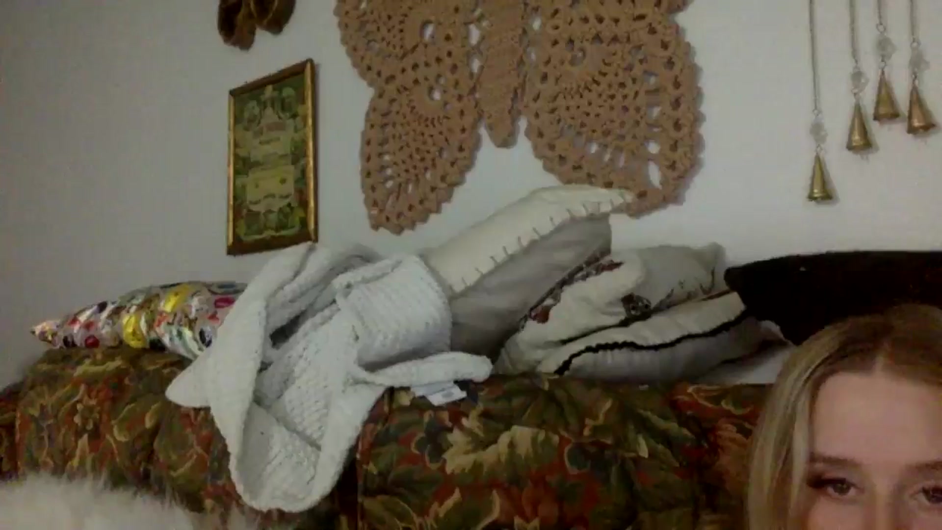 Gallery image thumbnail from bunnygirl's myfreecams stream on, 12/04/2025, 22:08 image 8 of 20