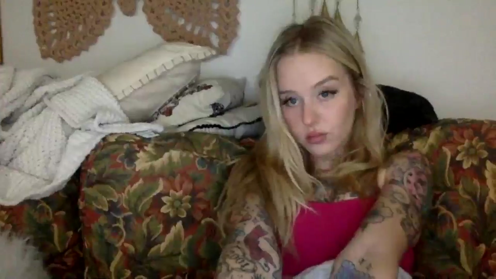 Gallery image thumbnail from bunnygirl's myfreecams stream on, 12/04/2025, 22:08 image 3 of 20