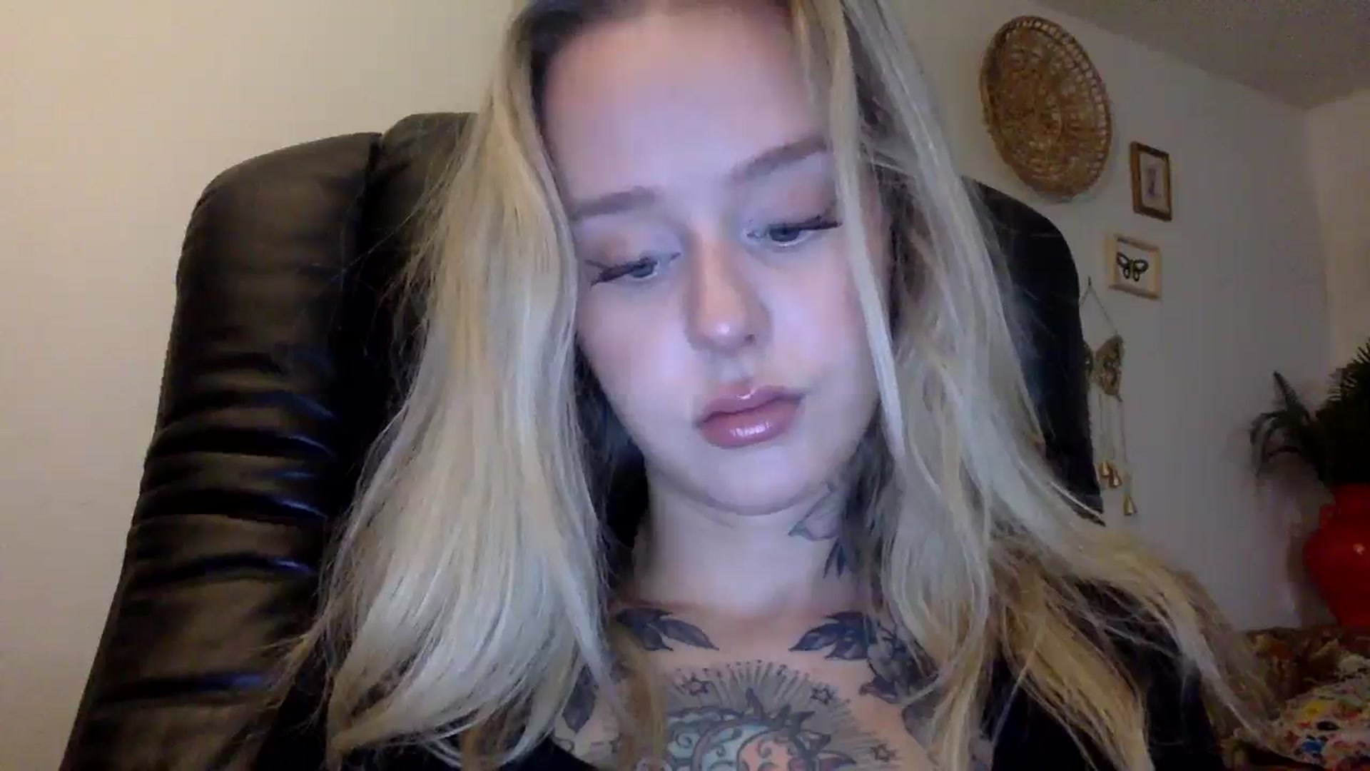 Gallery image thumbnail from bunnygirl's myfreecams stream on, 12/11/2025, 16:23 image 17 of 20