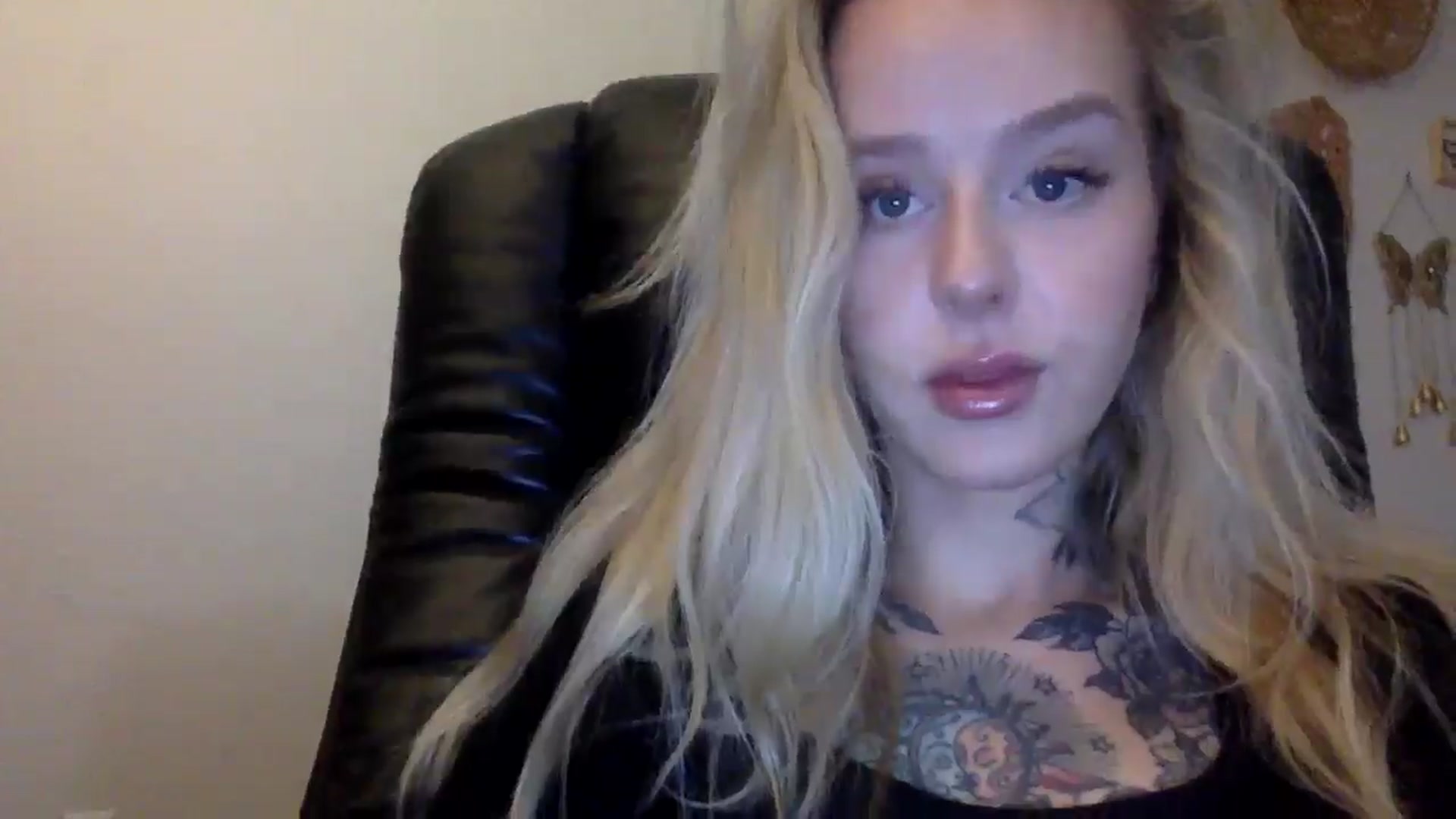 Gallery image thumbnail from bunnygirl's myfreecams stream on, 12/11/2025, 16:23 image 18 of 20
