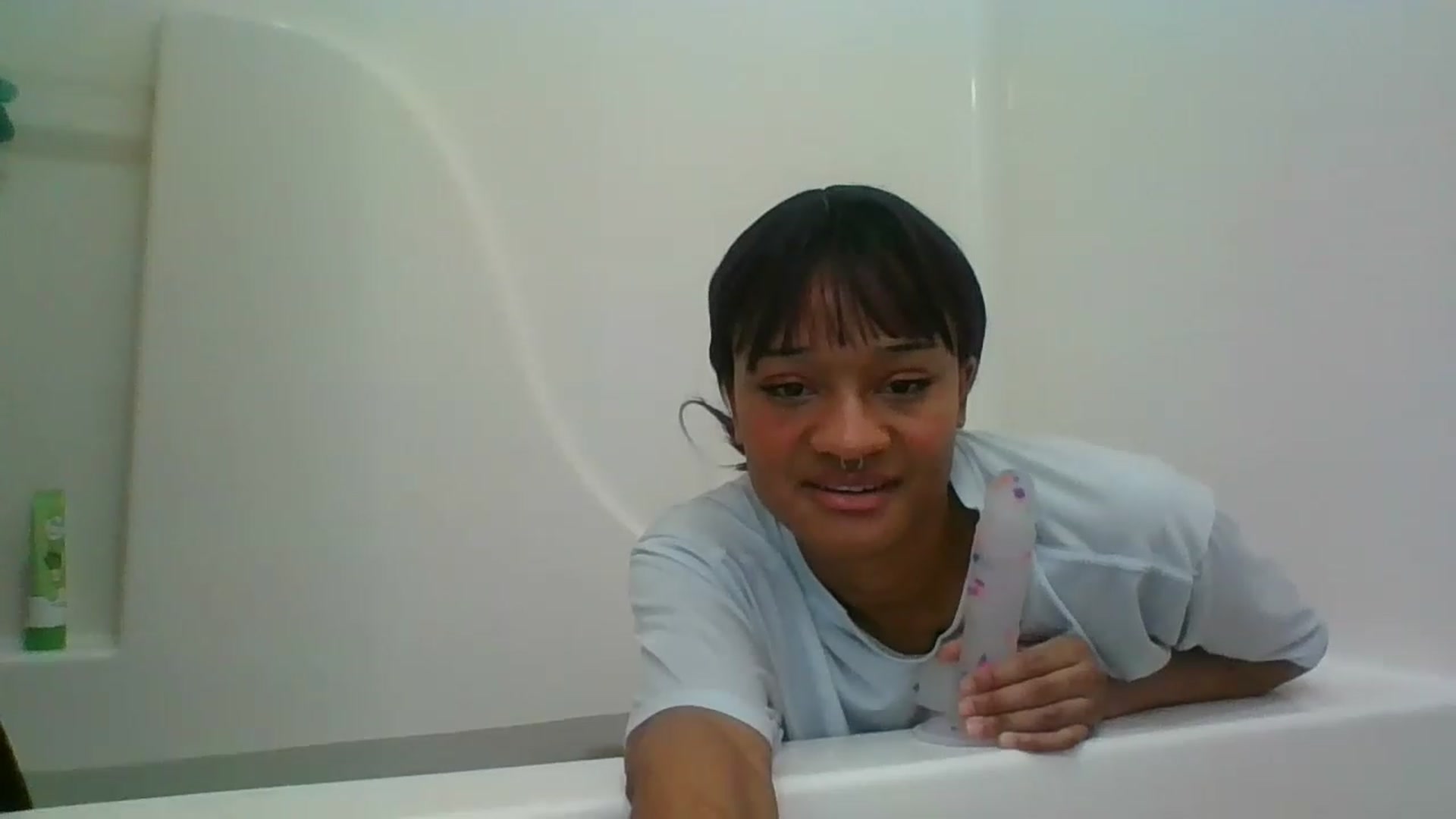 Gallery image thumbnail from bustybarbie_'s myfreecams stream on, 11/20/2022, 03:38 image 5 of 20