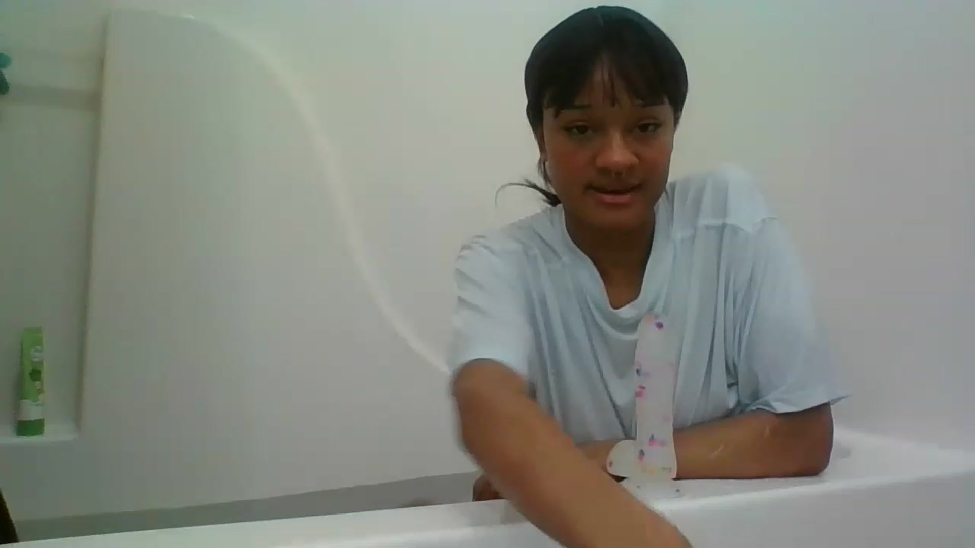 Gallery image thumbnail from bustybarbie_'s myfreecams stream on, 11/20/2022, 03:38 image 3 of 20
