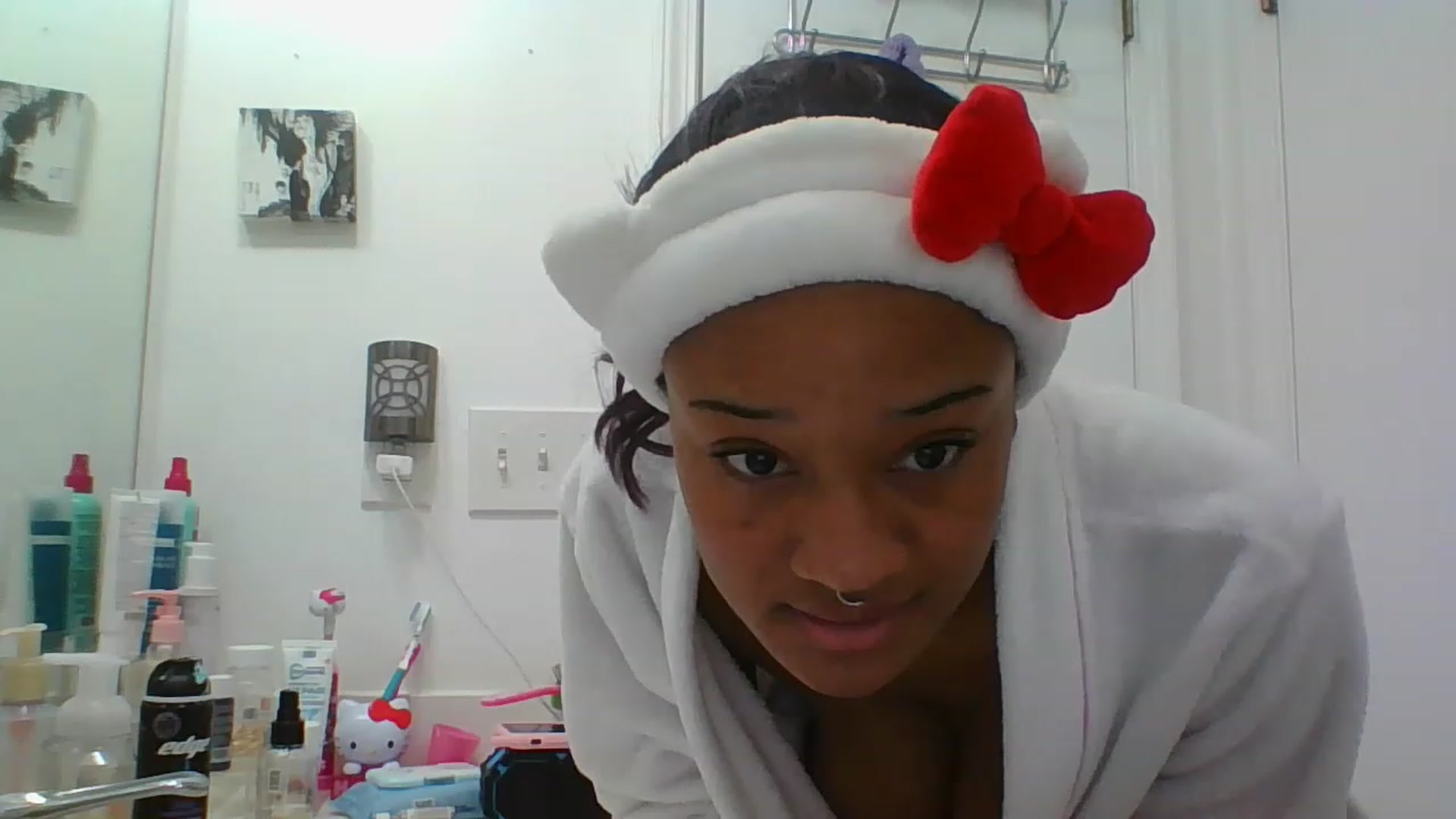 Gallery image thumbnail from bustybarbie_'s myfreecams stream on, 11/20/2022, 03:38 image 20 of 20