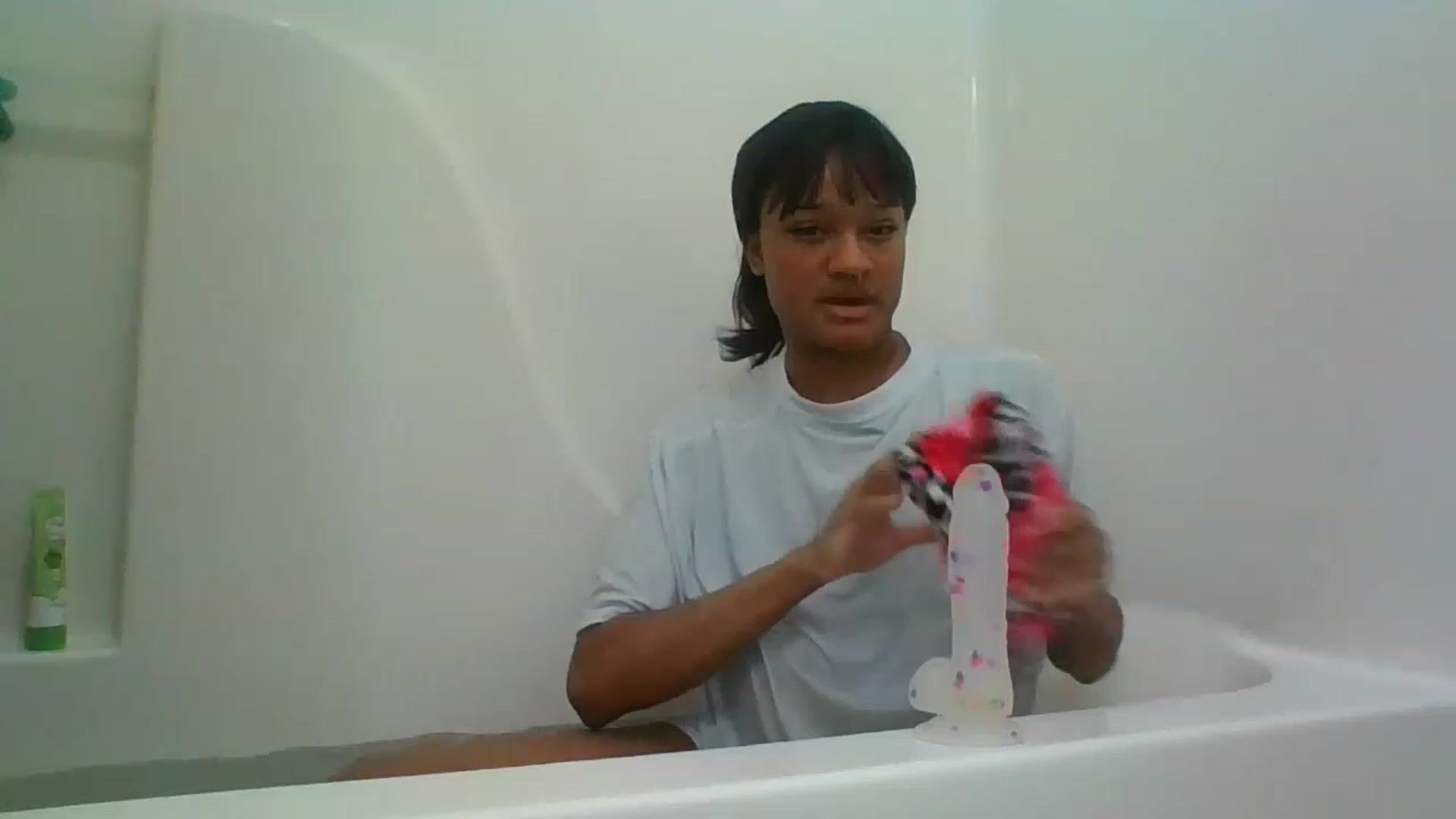 Gallery image thumbnail from bustybarbie_'s myfreecams stream on, 11/20/2022, 03:38 image 14 of 20