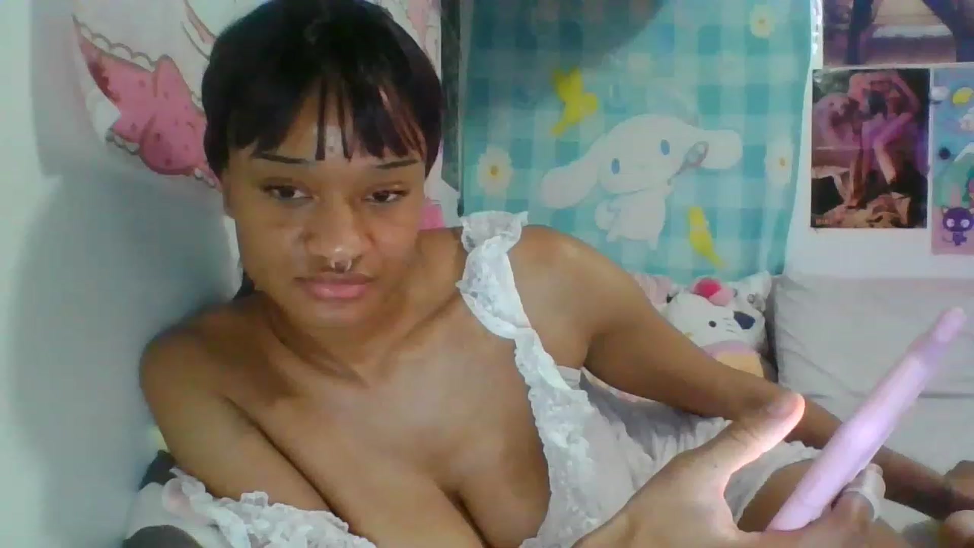 Gallery image thumbnail from bustybarbie_'s myfreecams stream on, 11/20/2022, 04:50 image 17 of 20