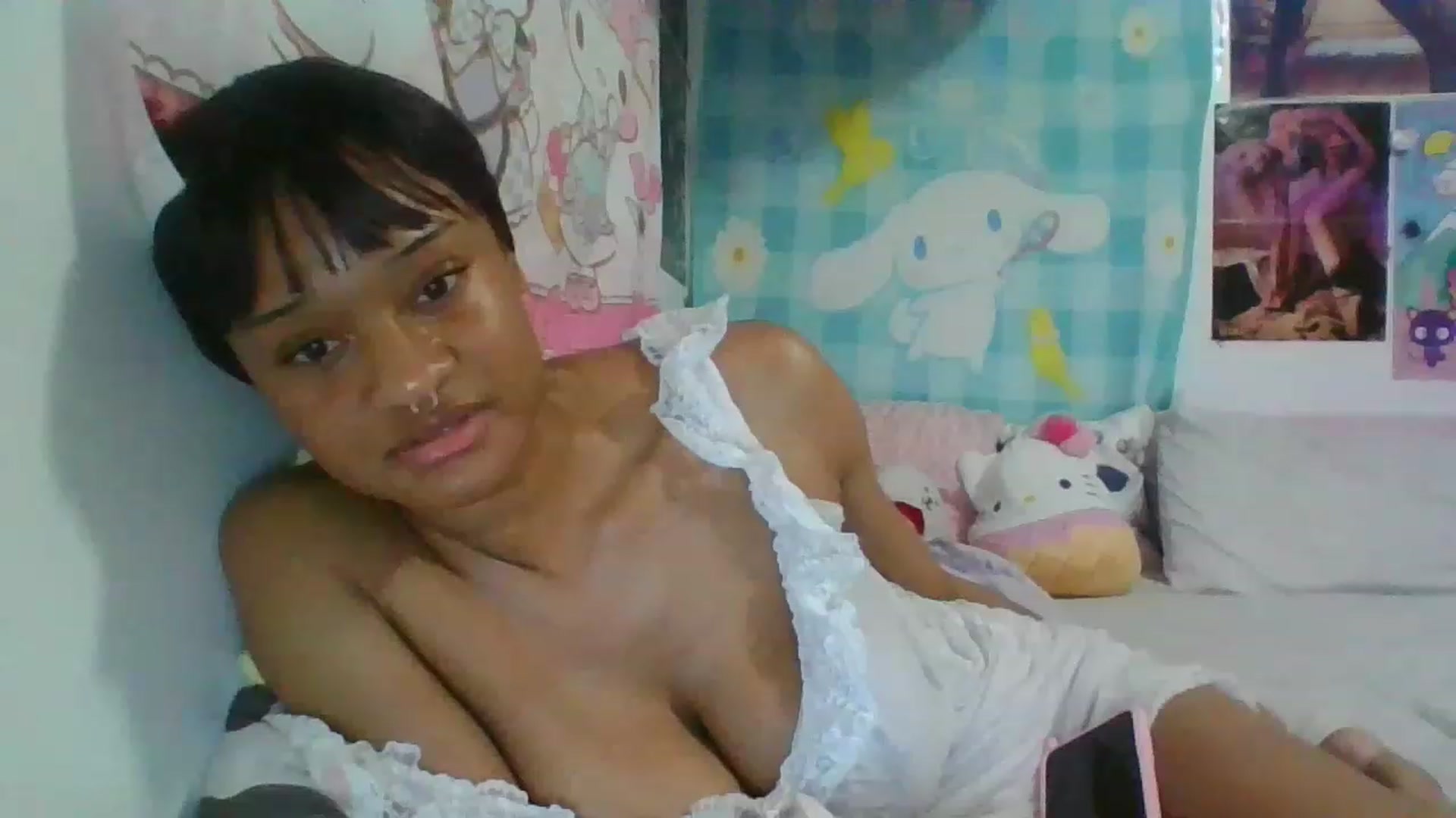Gallery image thumbnail from bustybarbie_'s myfreecams stream on, 11/20/2022, 04:50 image 16 of 20