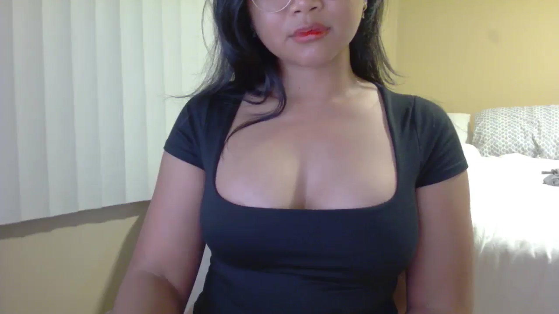Gallery image thumbnail from buttercupss's myfreecams stream on, 03/24/2025, 08:25 image 7 of 20