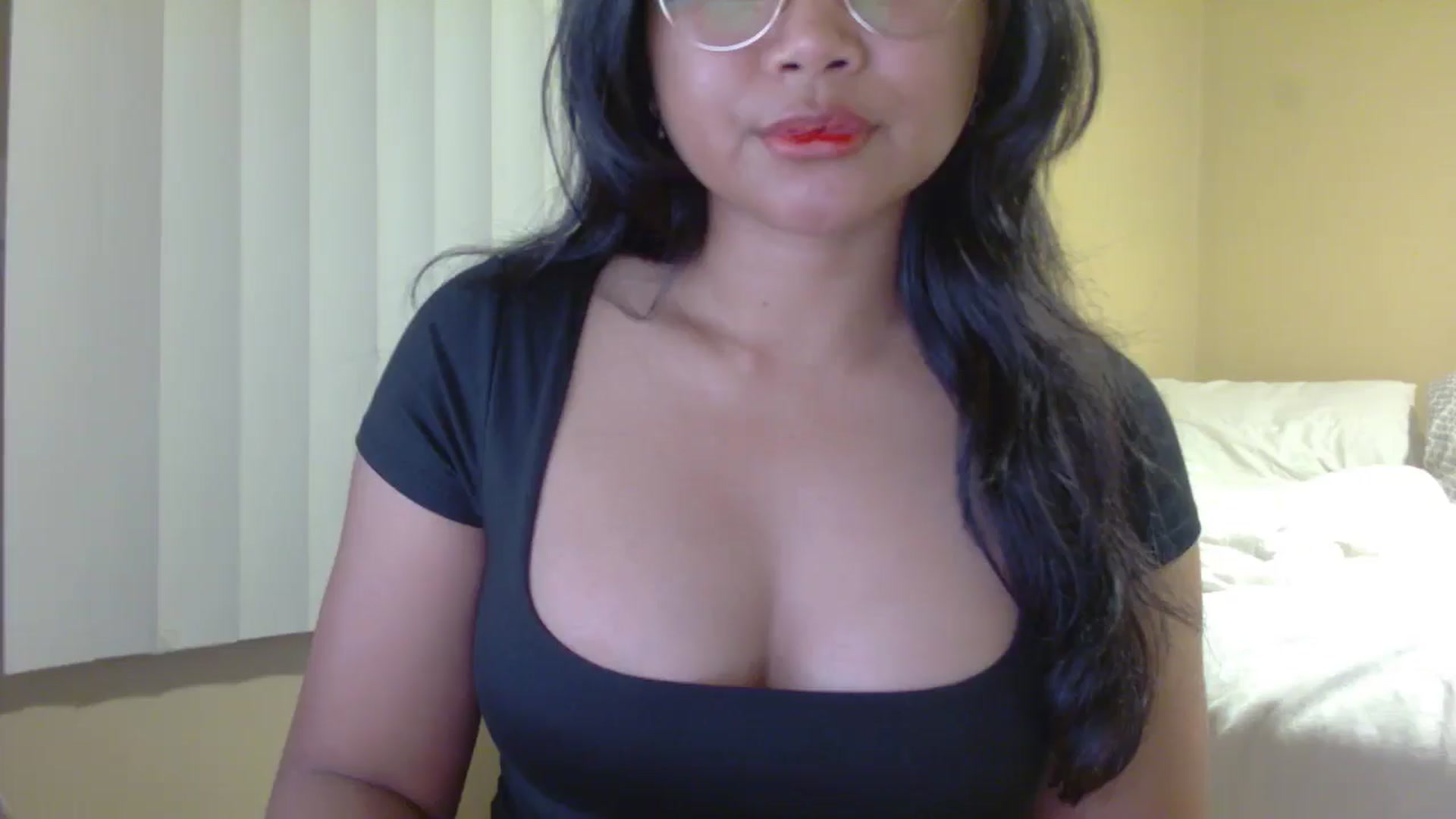 Gallery image thumbnail from buttercupss's myfreecams stream on, 03/24/2025, 08:25 image 3 of 20