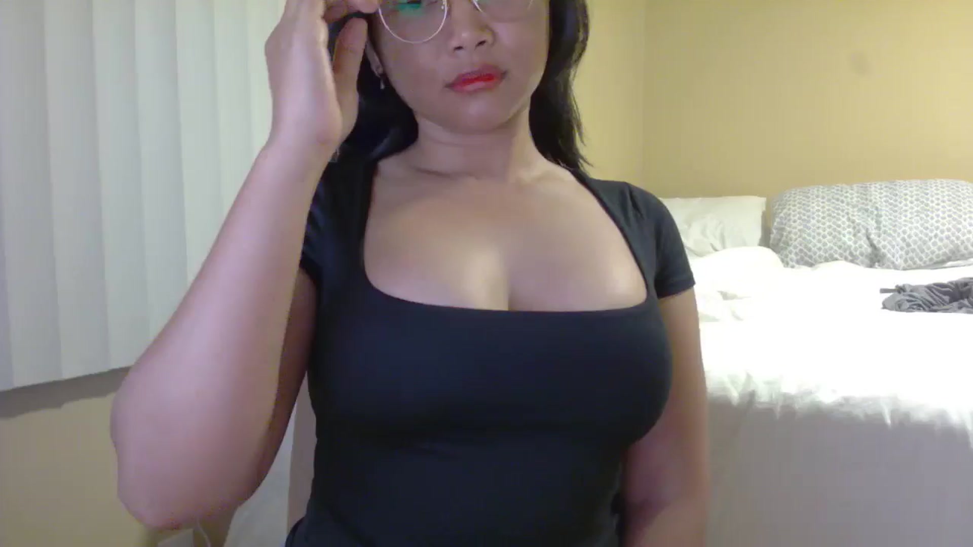 Gallery image thumbnail from buttercupss's myfreecams stream on, 03/24/2025, 08:25 image 11 of 20