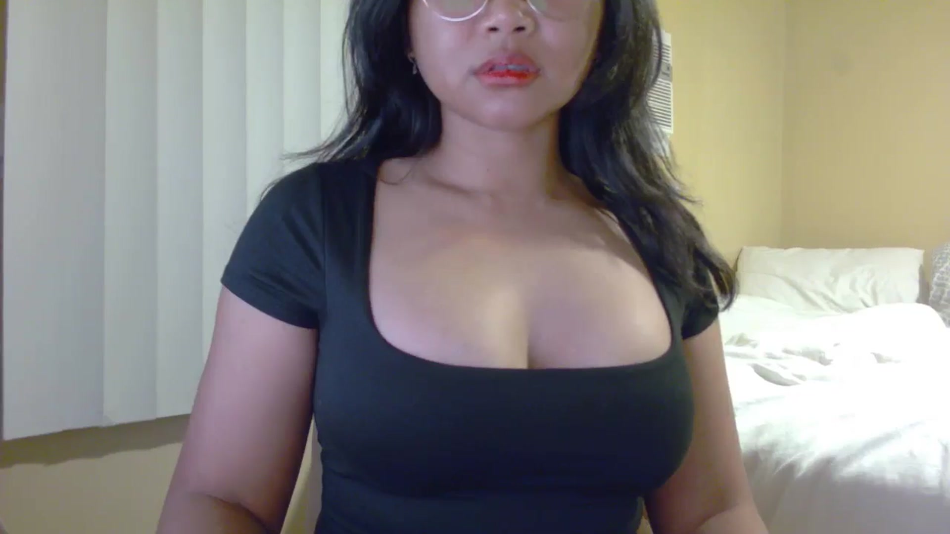 Gallery image thumbnail from buttercupss's myfreecams stream on, 03/24/2025, 08:25 image 2 of 20
