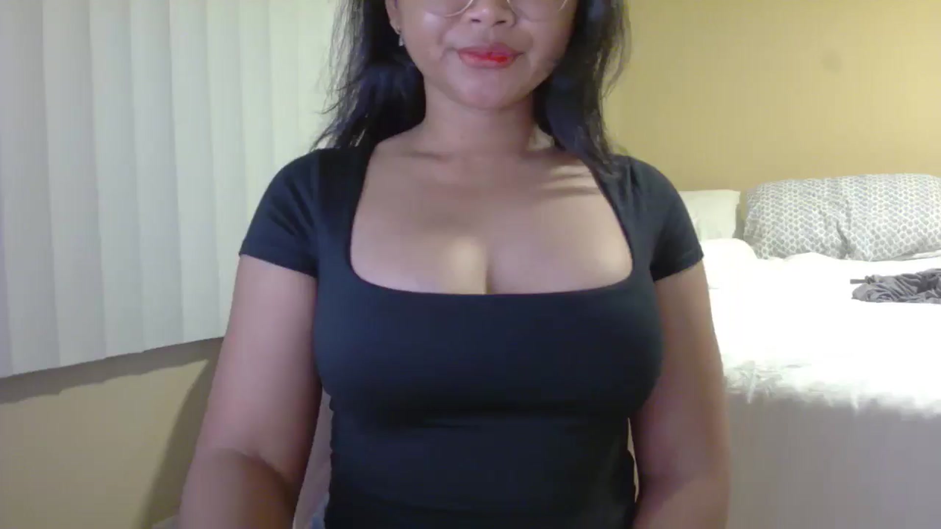 Gallery image thumbnail from buttercupss's myfreecams stream on, 03/24/2025, 08:42 image 8 of 20