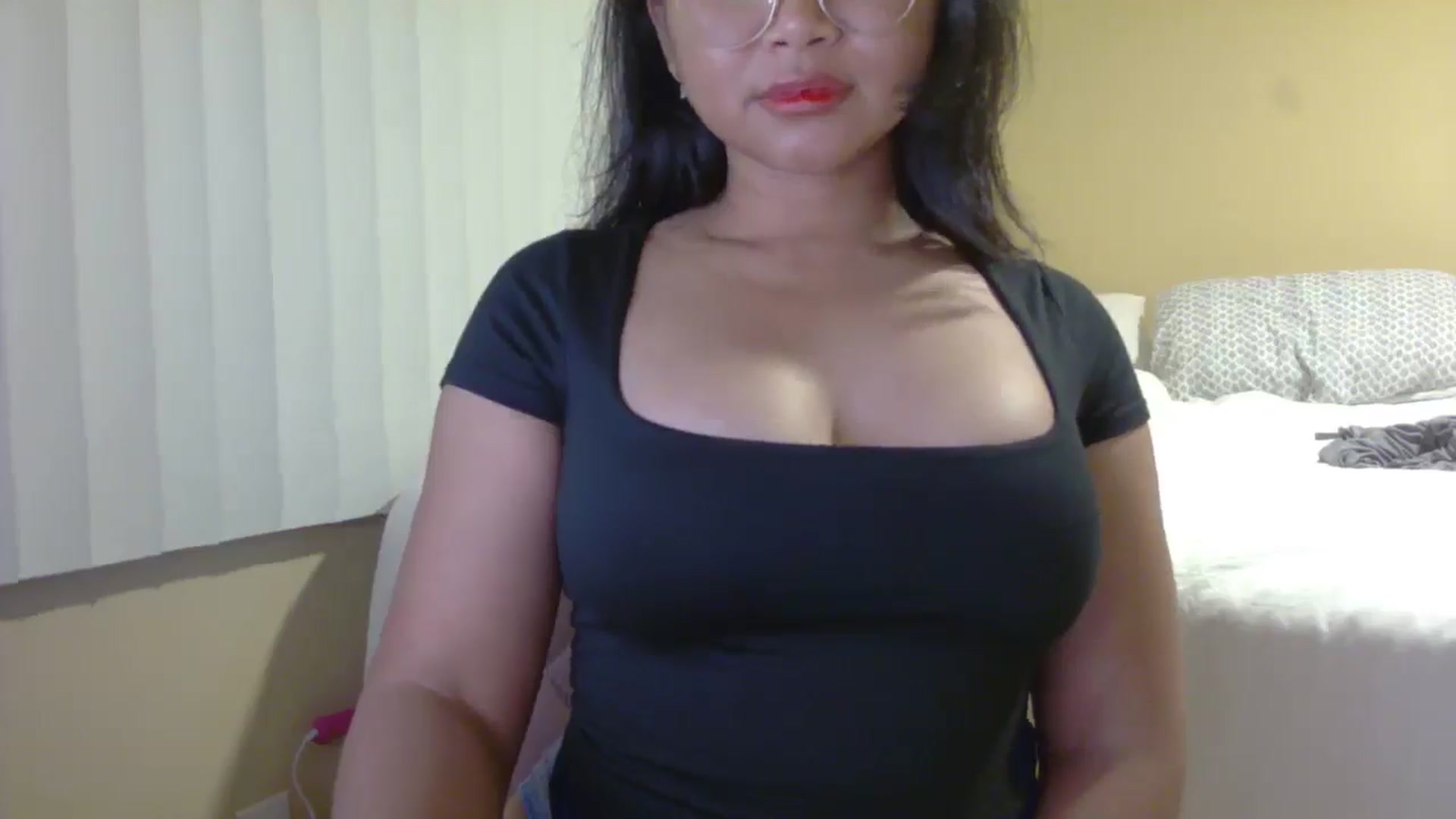 Gallery image thumbnail from buttercupss's myfreecams stream on, 03/24/2025, 08:42 image 12 of 20