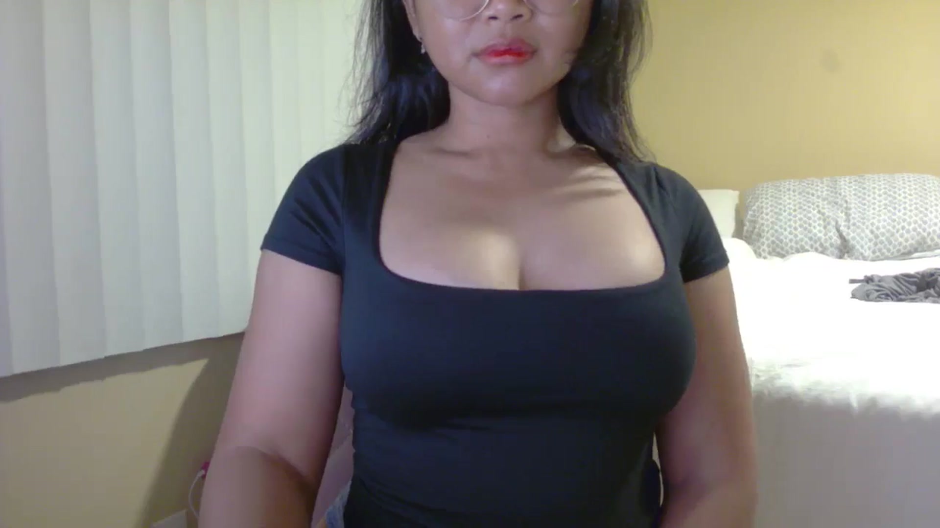Gallery image thumbnail from buttercupss's myfreecams stream on, 03/24/2025, 08:42 image 10 of 20