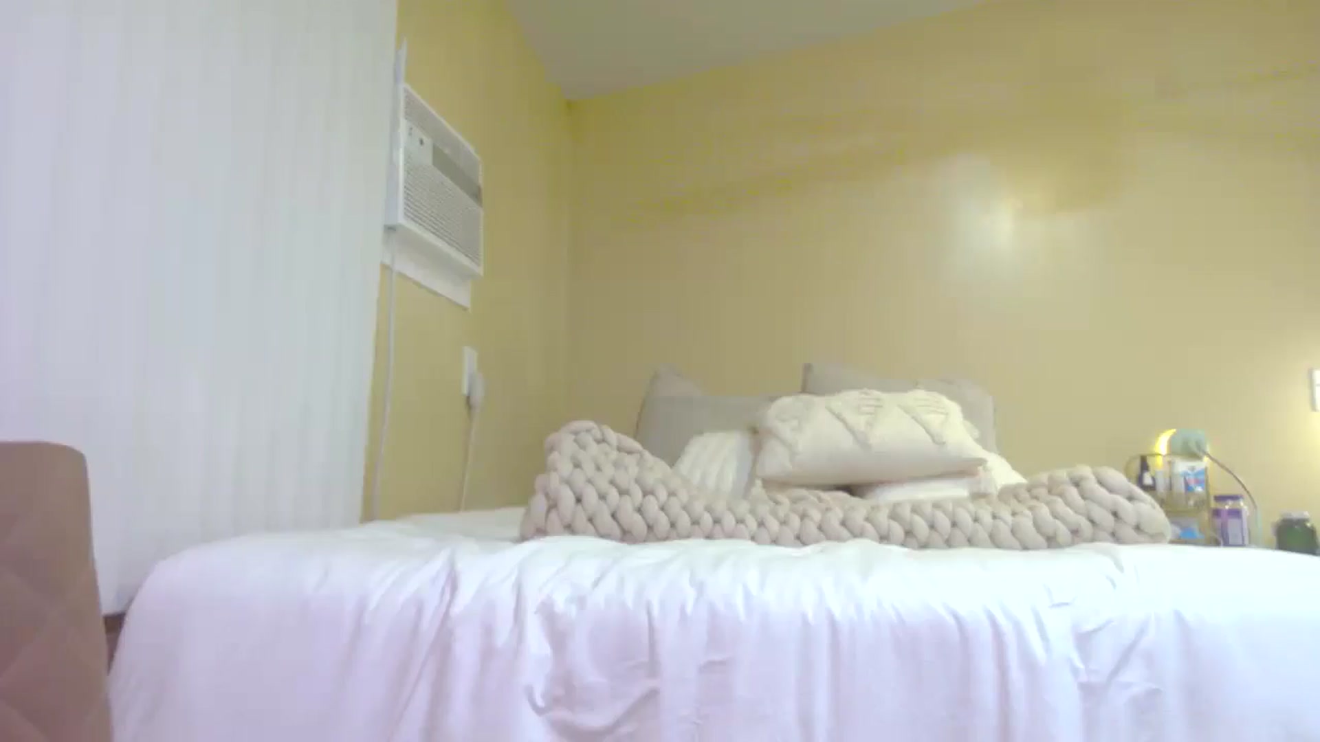 Gallery image thumbnail from buttercupss's myfreecams stream on, 04/15/2025, 01:06 image 16 of 20
