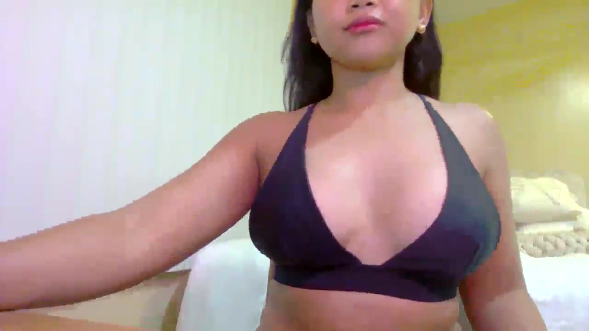 Gallery image thumbnail from buttercupss's myfreecams stream on, 04/15/2025, 01:06 image 7 of 20