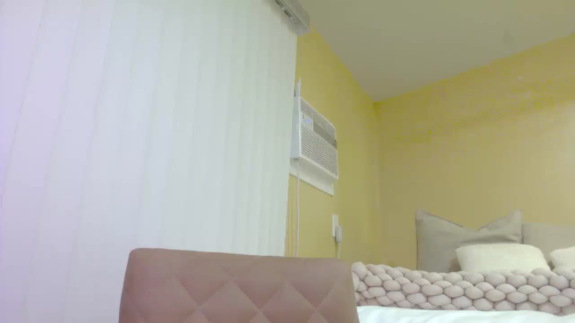 Gallery image thumbnail from buttercupss's myfreecams stream on, 04/20/2025, 24:15 image 9 of 20