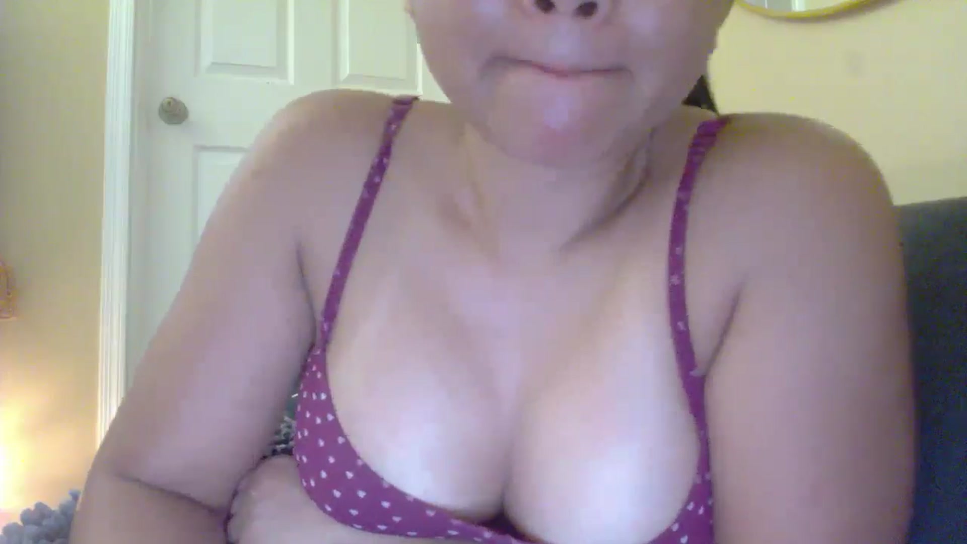 Gallery image thumbnail from buttercupss's myfreecams stream on, 04/27/2025, 07:56 image 5 of 20