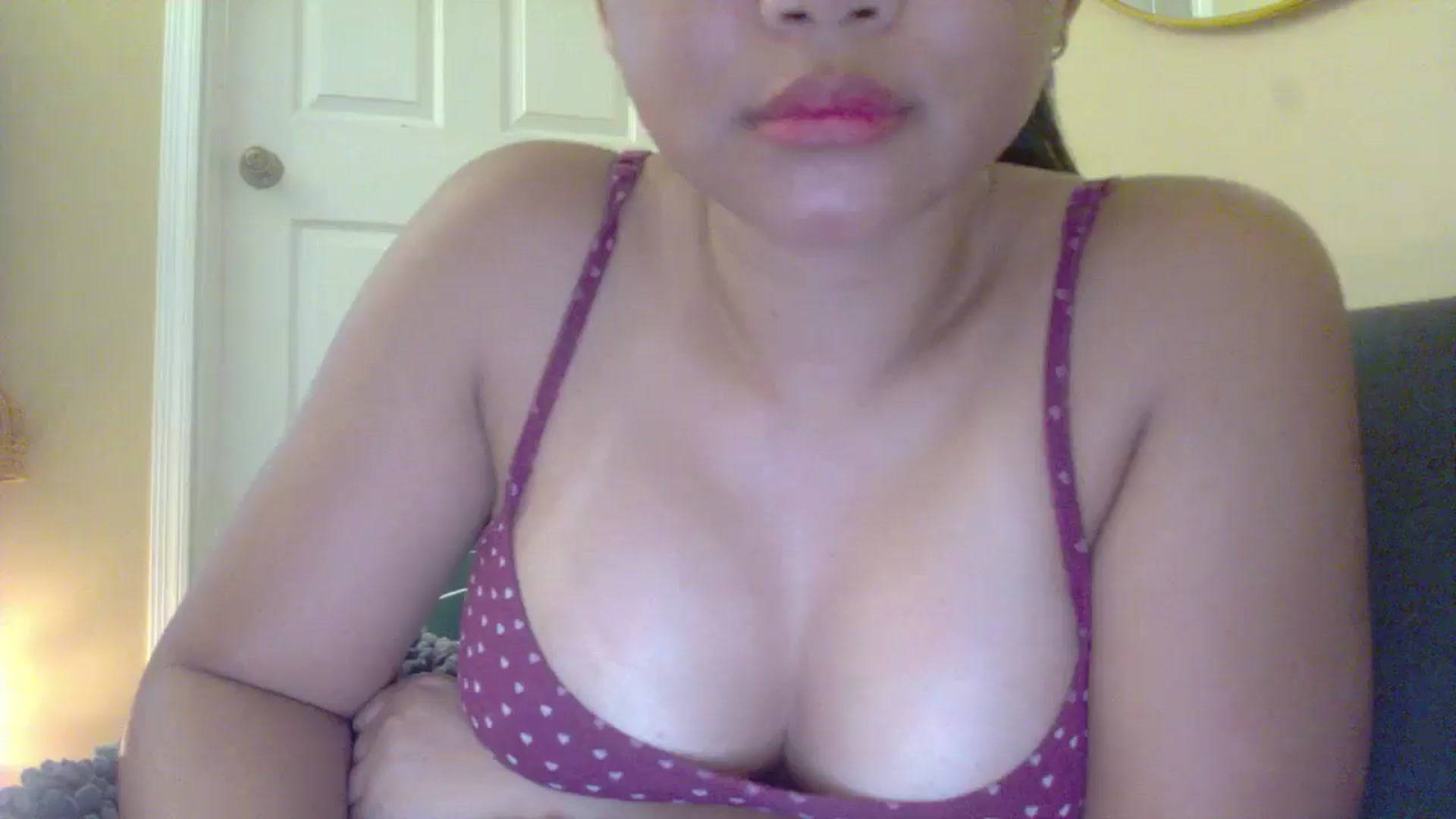 Gallery image thumbnail from buttercupss's myfreecams stream on, 04/27/2025, 07:56 image 4 of 20