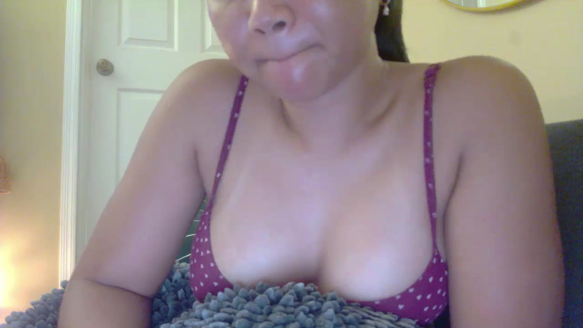 Gallery image thumbnail from buttercupss's myfreecams stream on, 04/27/2025, 07:56 image 11 of 20