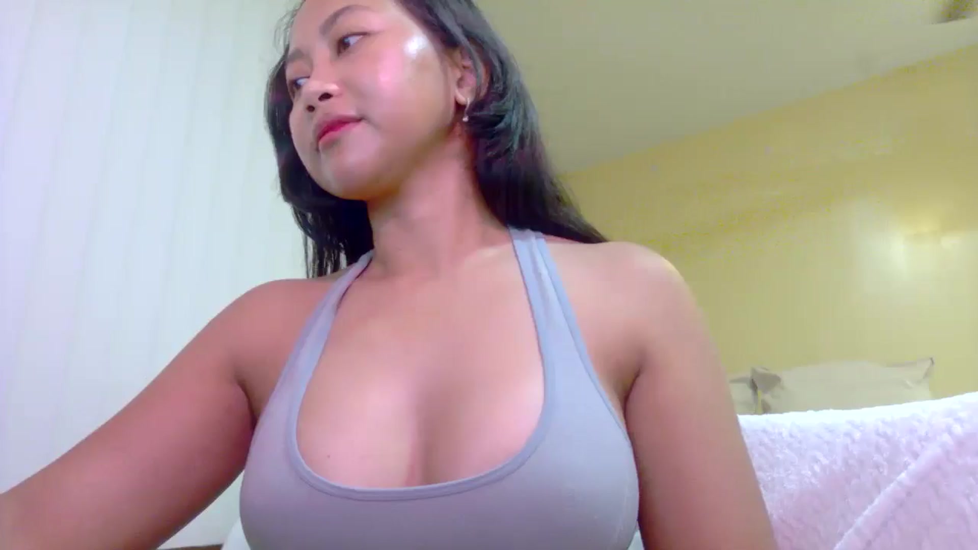 Gallery image thumbnail from buttercupss's myfreecams stream on, 05/01/2025, 24:16 image 5 of 20